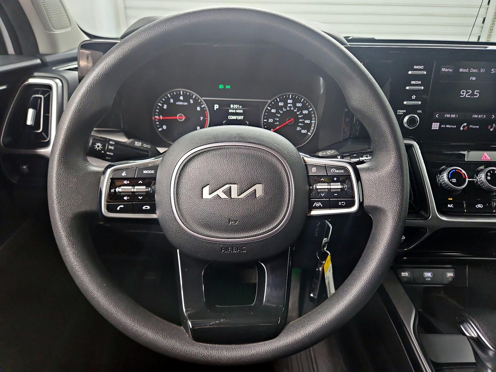 Thumbnail: 2023 Kia Sorento - 10