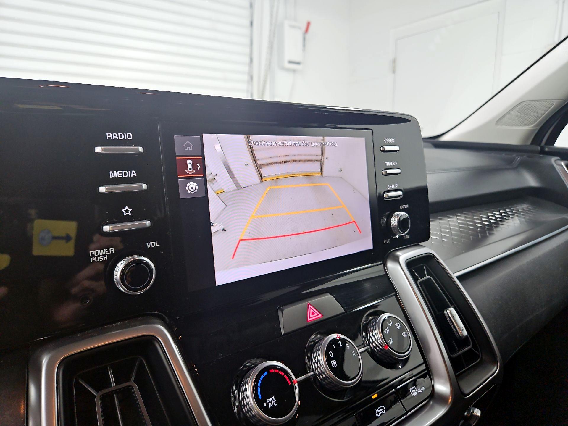 Thumbnail: 2023 Kia Sorento - 14