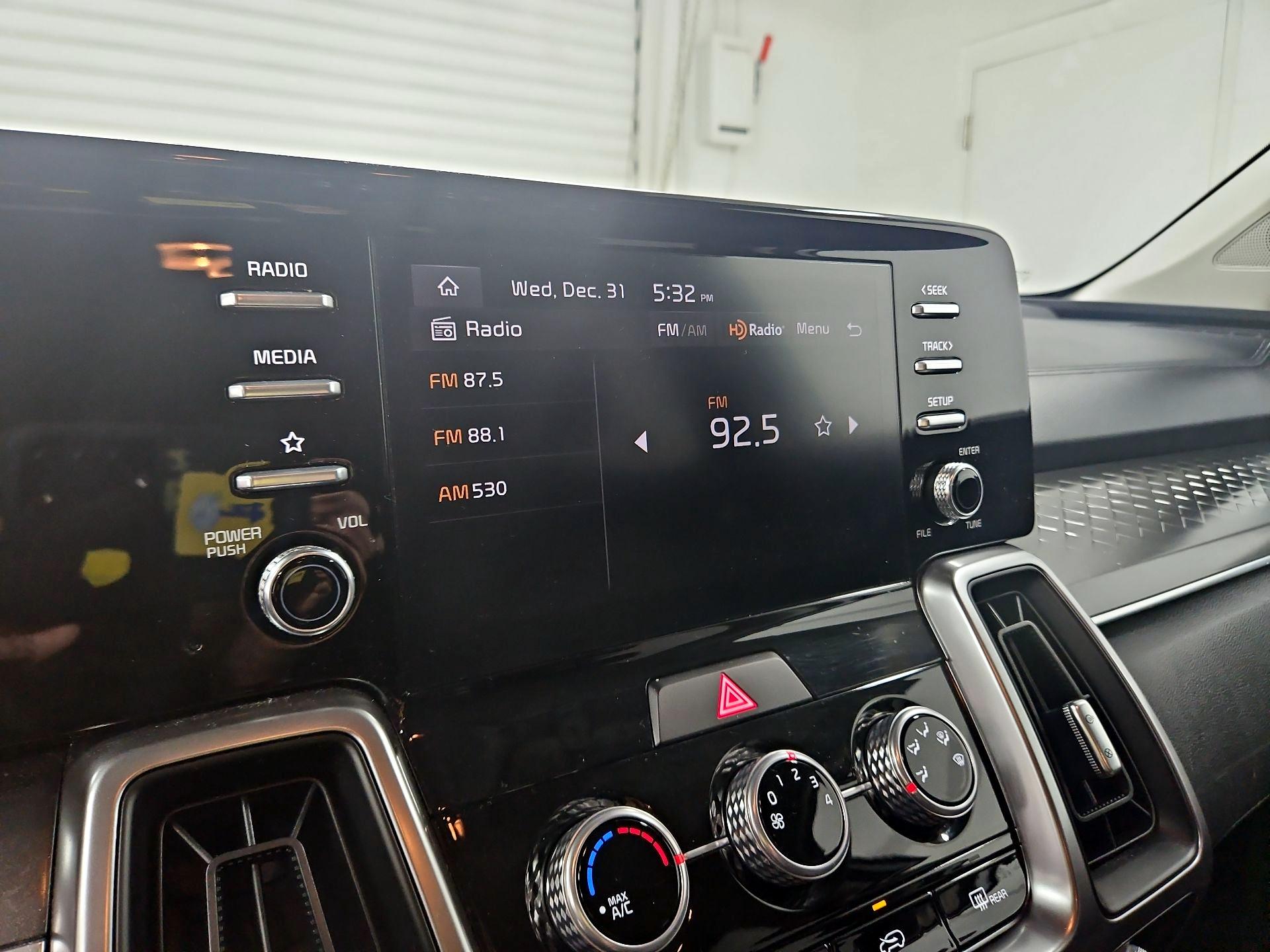 Thumbnail: 2023 Kia Sorento - 15