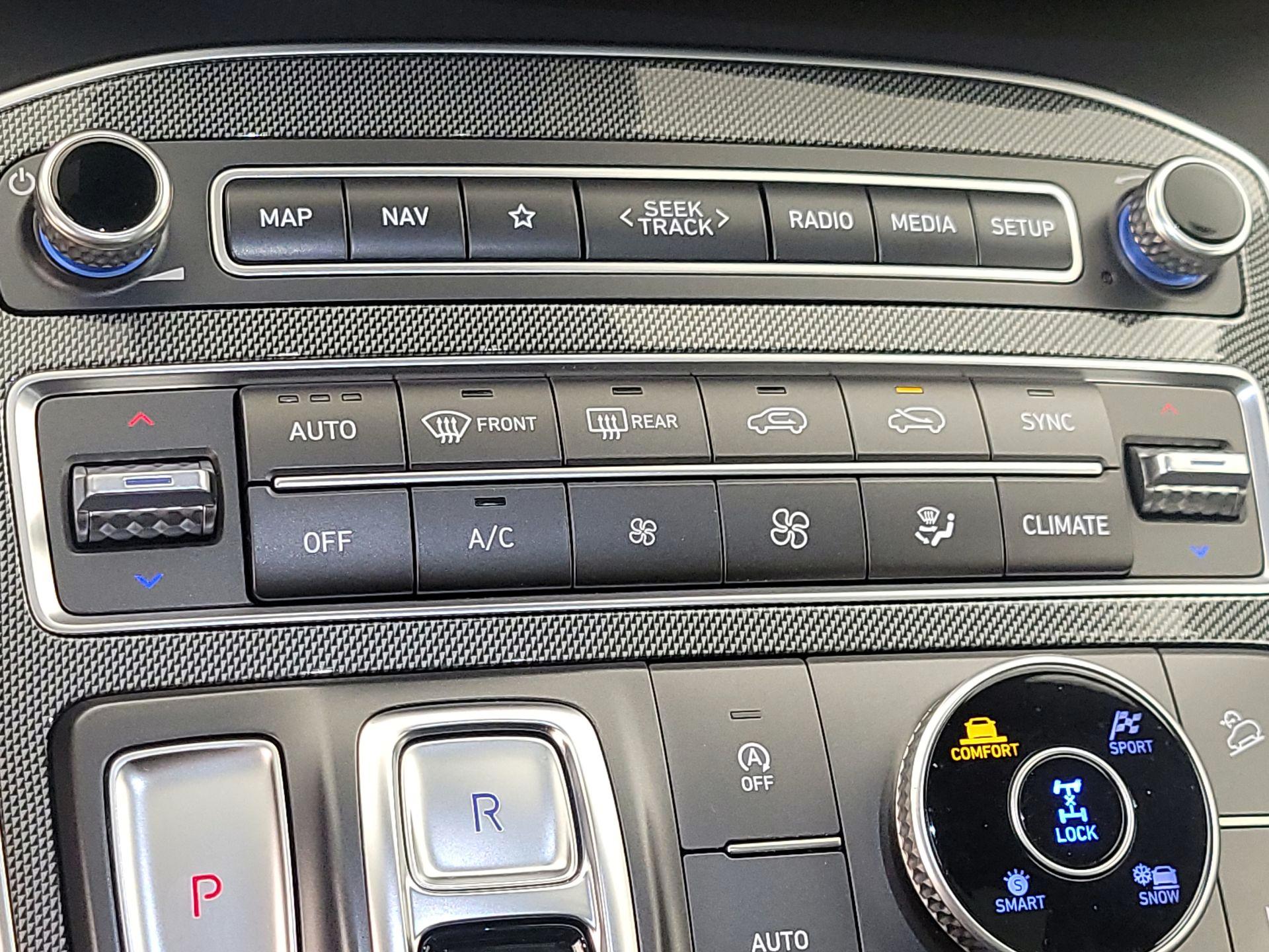 Thumbnail: 2023 Hyundai Santa Fe - 17