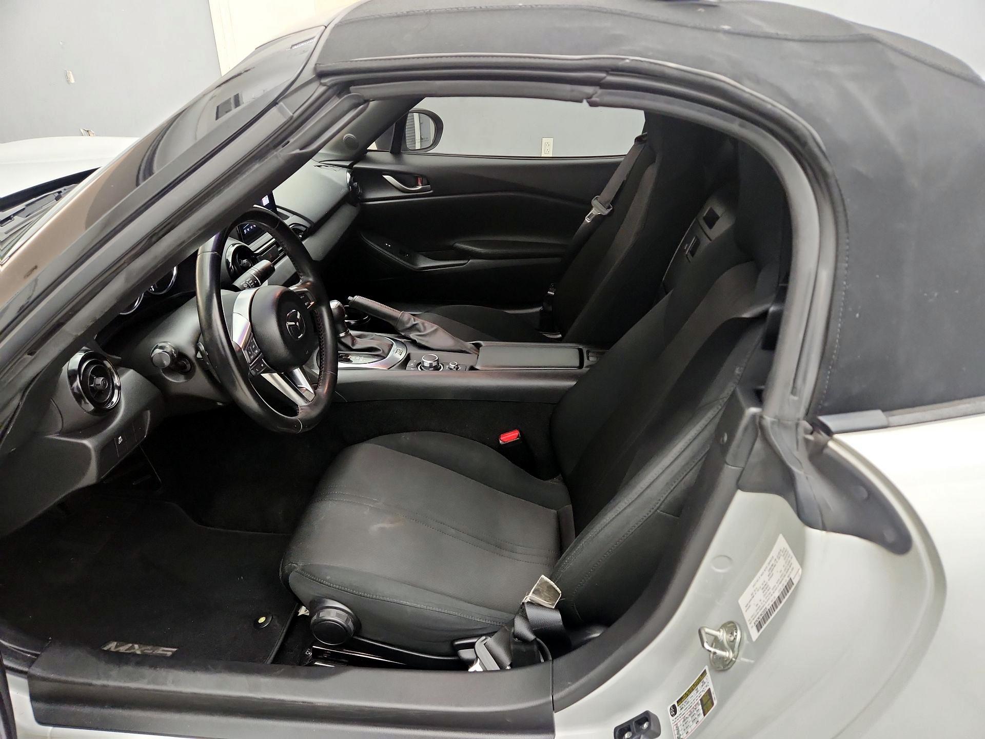 Thumbnail: 2019 Mazda MX-5 Miata - 11