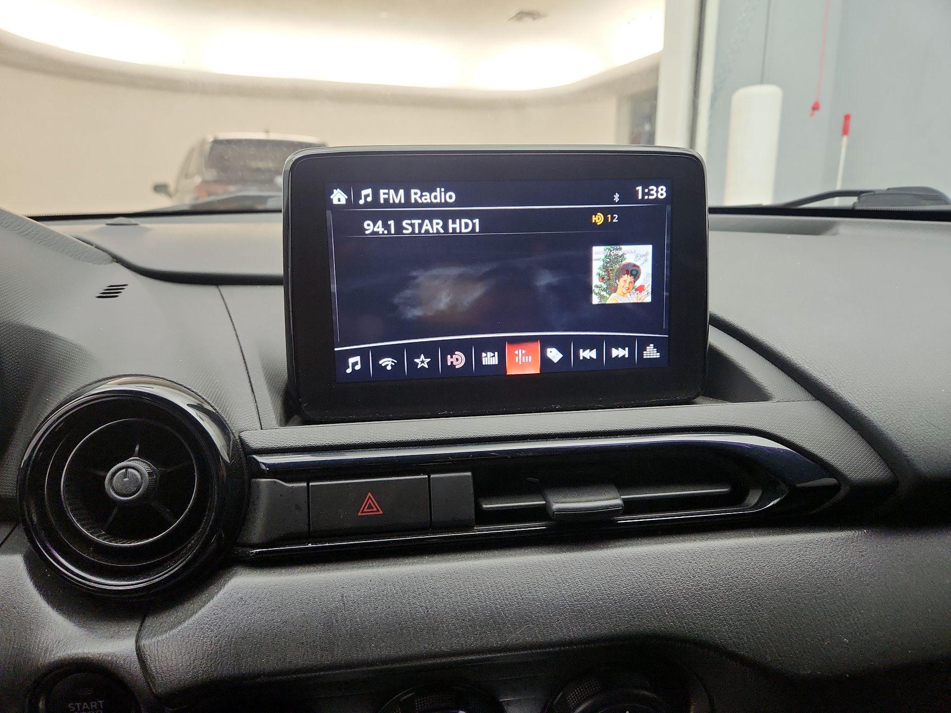 Thumbnail: 2019 Mazda MX-5 Miata - 15