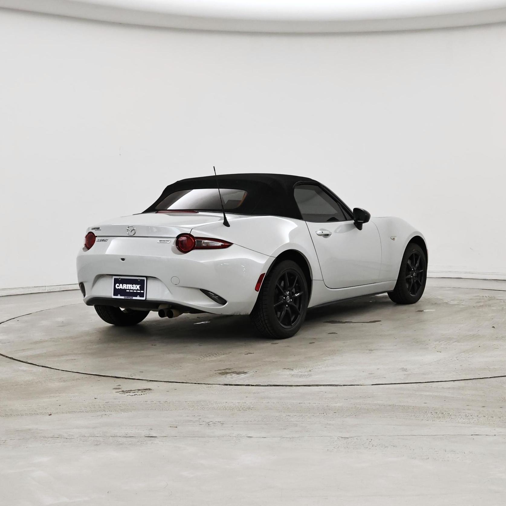 Thumbnail: 2019 Mazda MX-5 Miata - 8