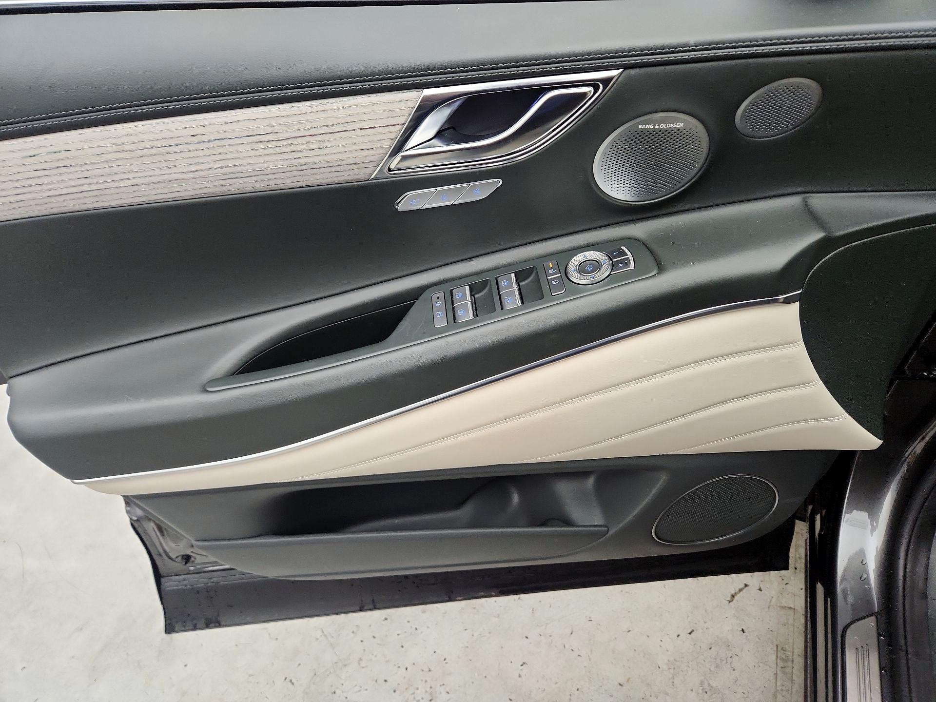 Thumbnail: 2025 Genesis GV80 - 12