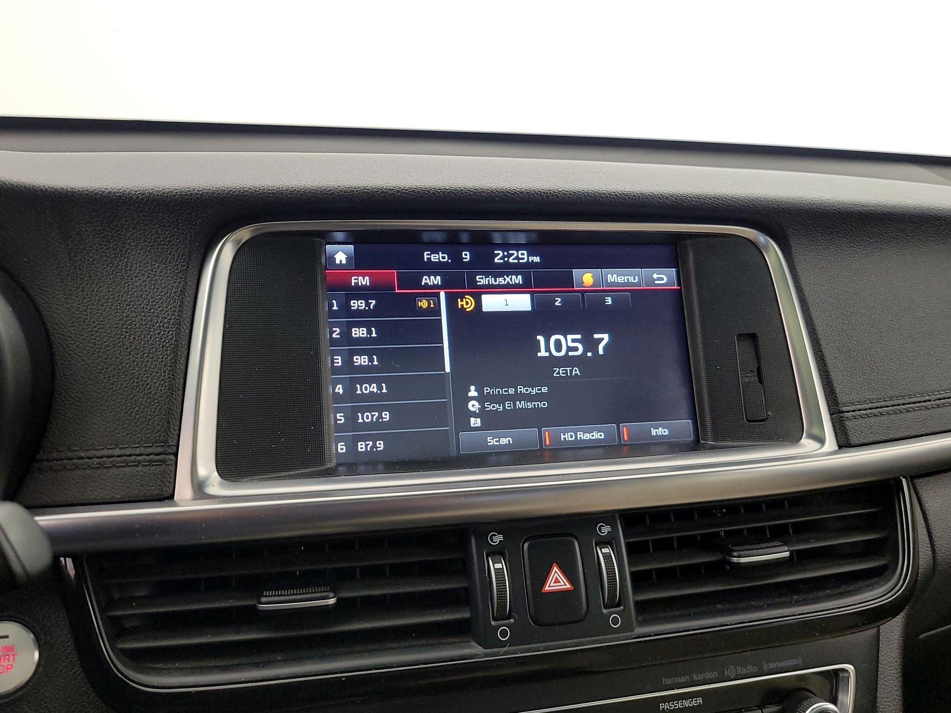 Thumbnail: 2016 Kia Optima - 16