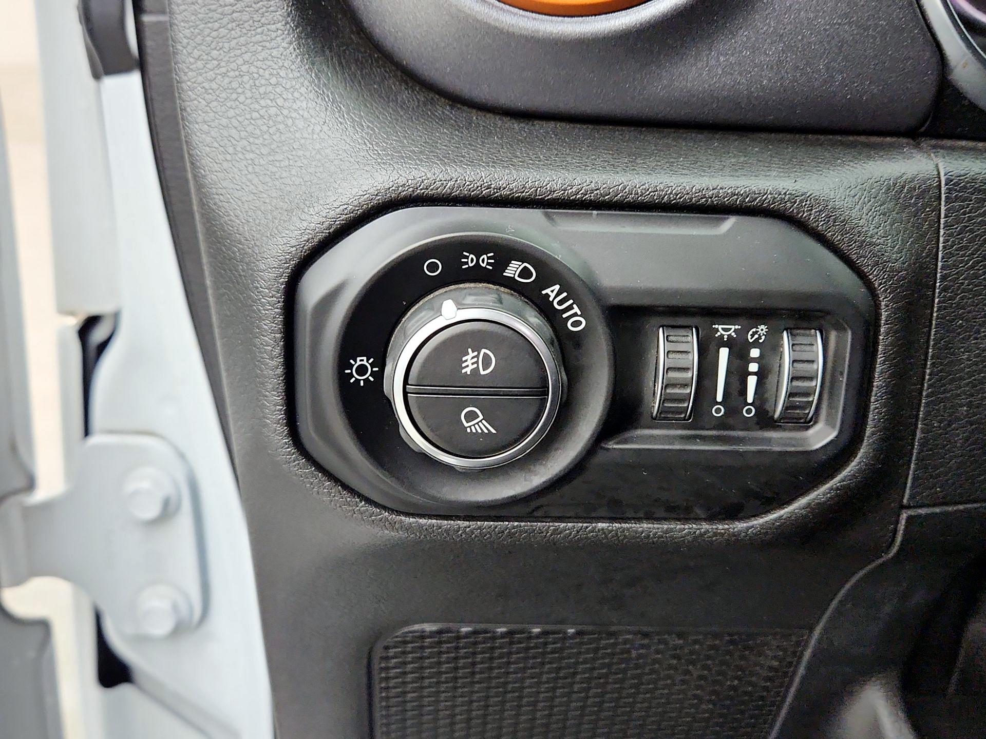 Thumbnail: 2021 Jeep Gladiator - 13