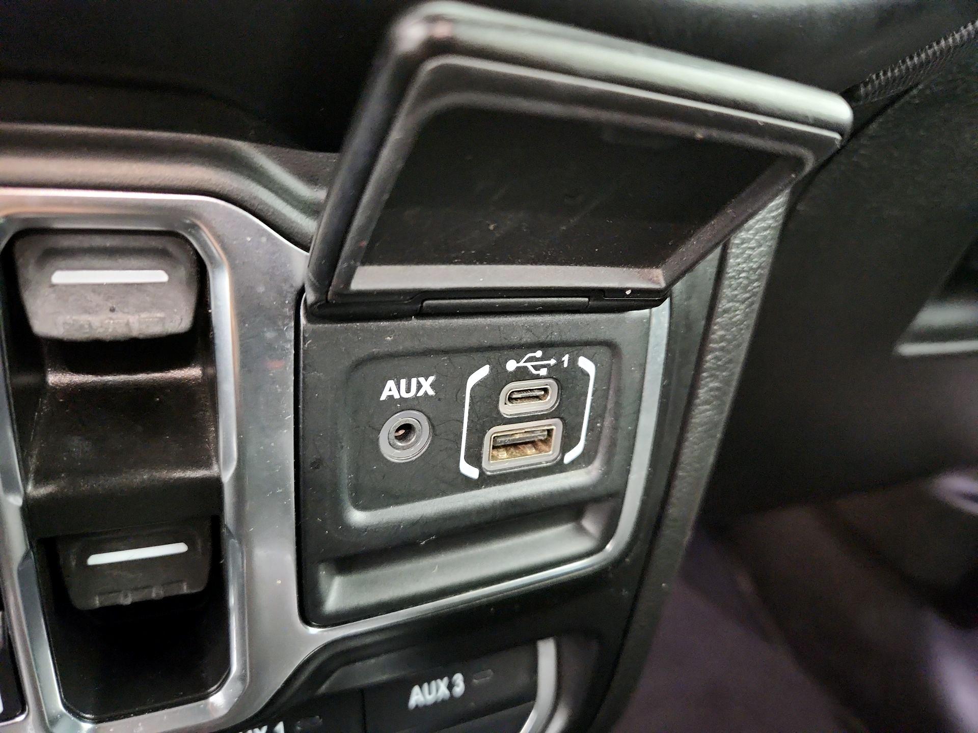 Thumbnail: 2021 Jeep Gladiator - 18