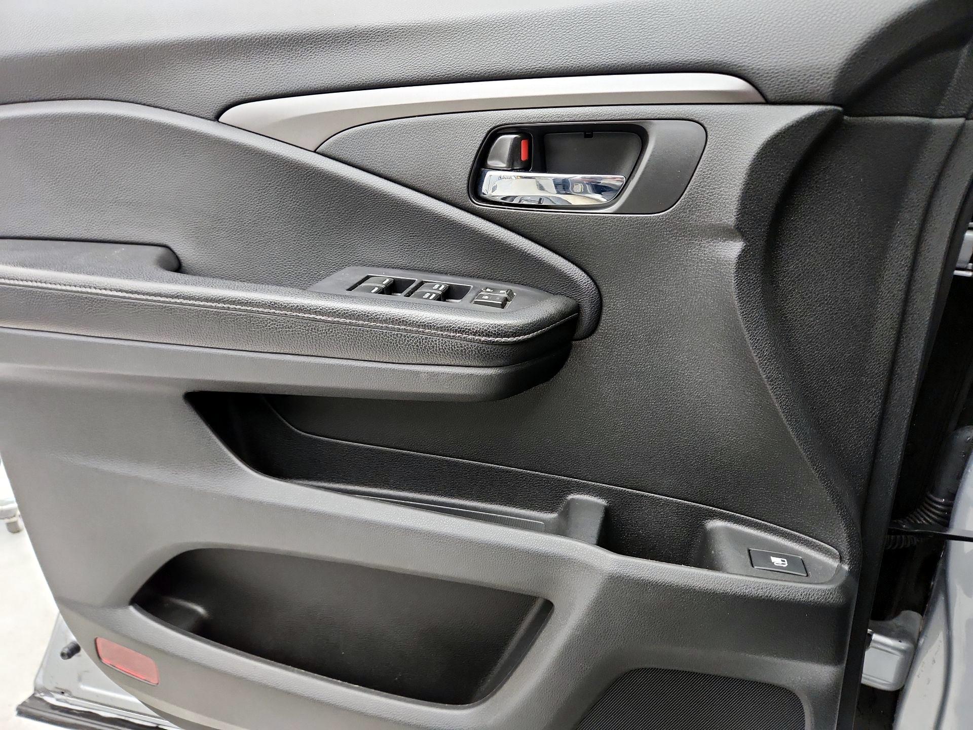 Thumbnail: 2019 Honda Ridgeline - 12