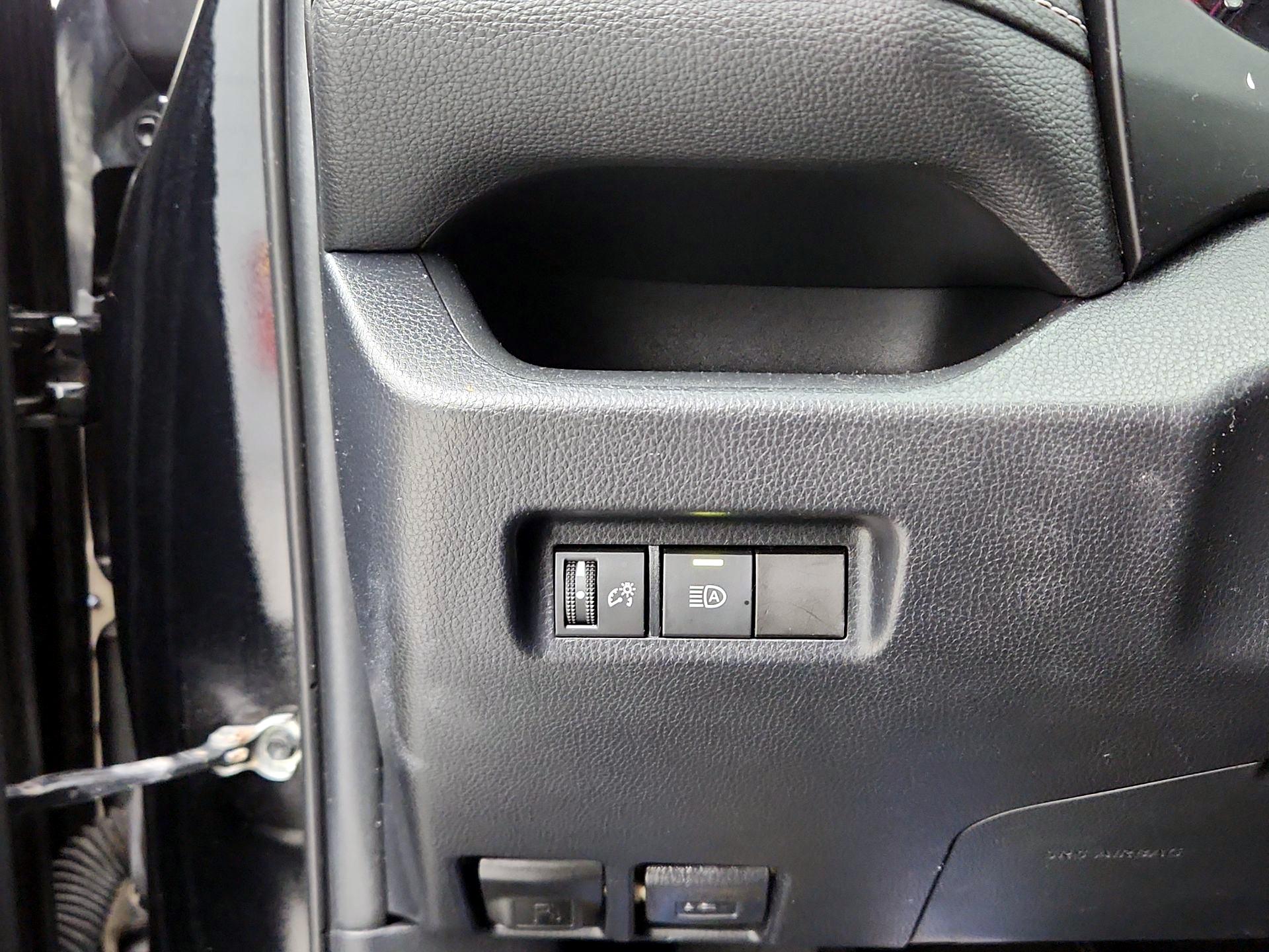 Thumbnail: 2020 Toyota RAV4 - 13