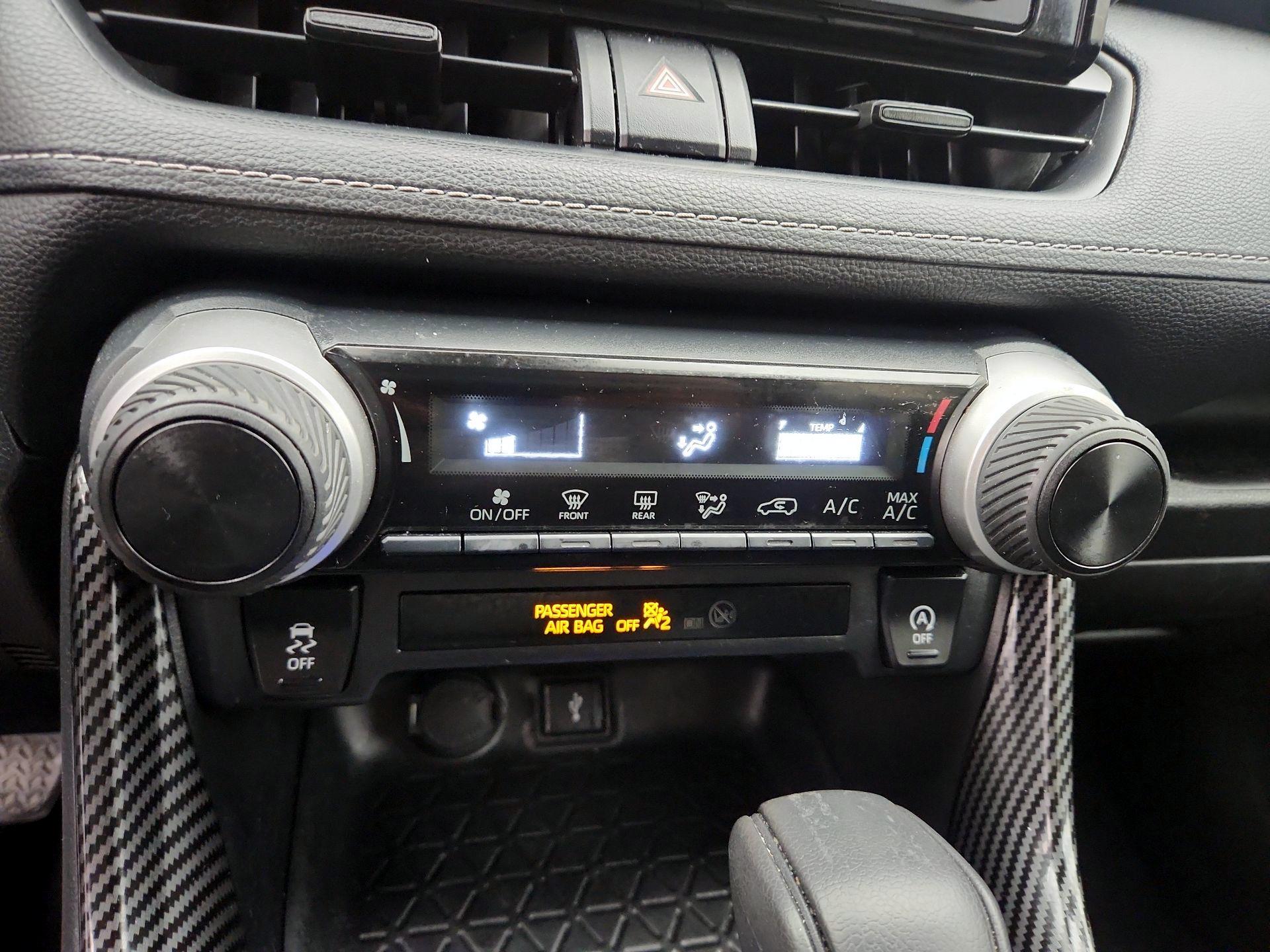 Thumbnail: 2020 Toyota RAV4 - 16