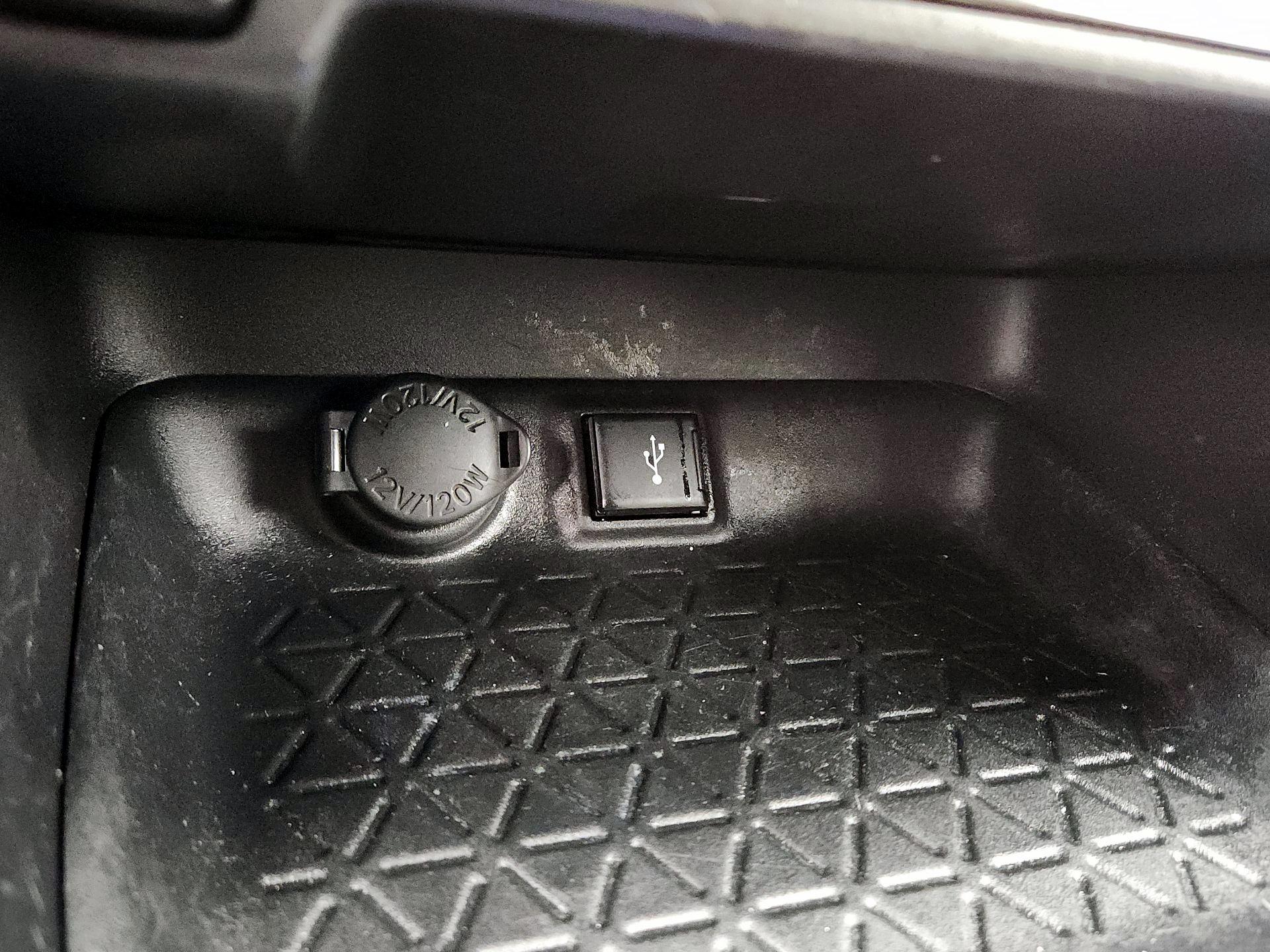 Thumbnail: 2020 Toyota RAV4 - 18