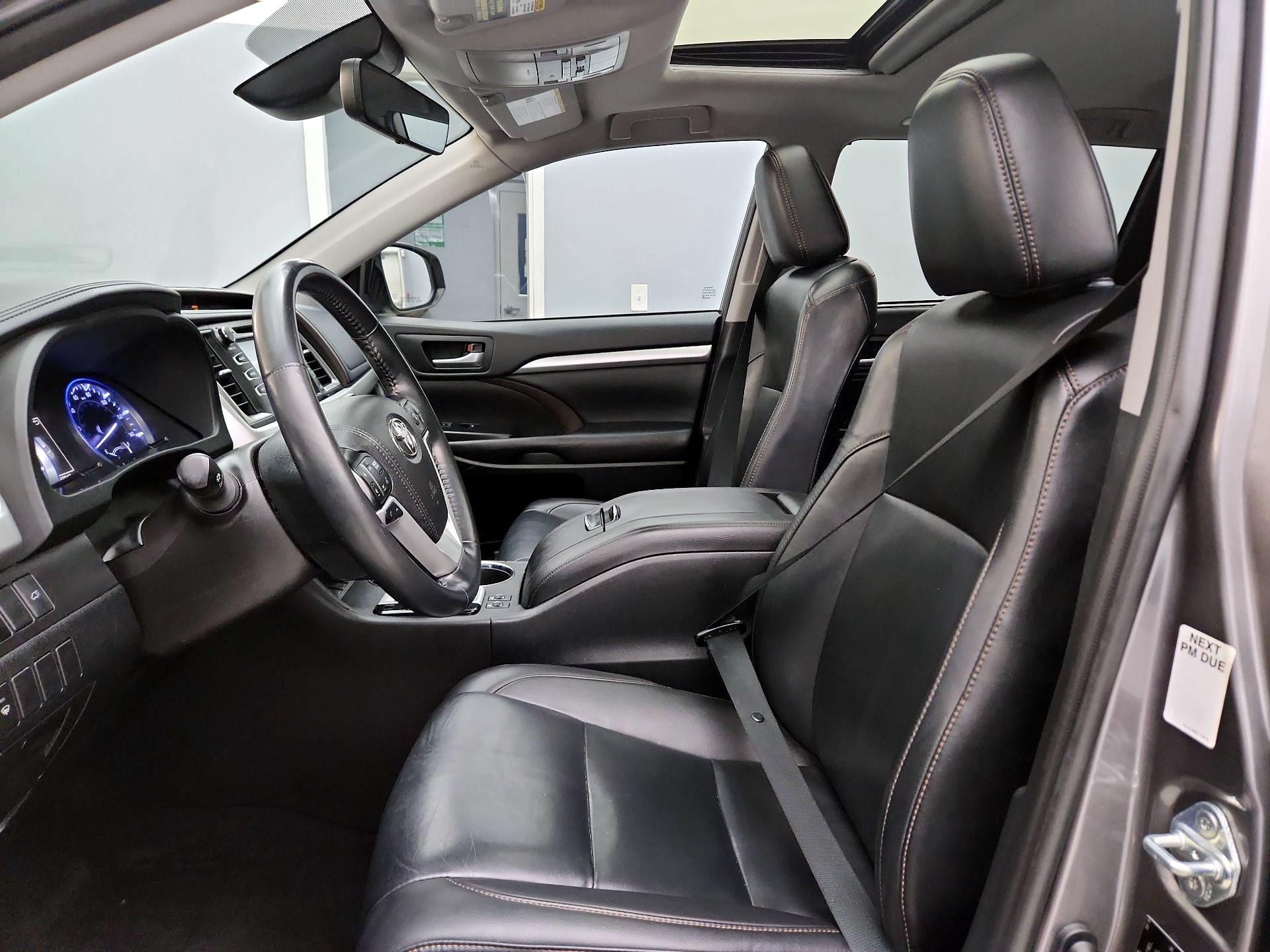 Thumbnail: 2019 Toyota Highlander - 11