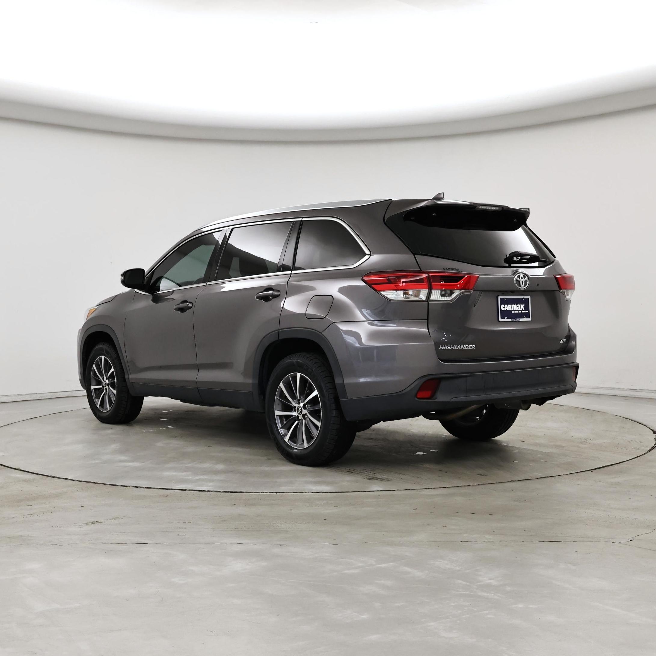 Thumbnail: 2019 Toyota Highlander - 2