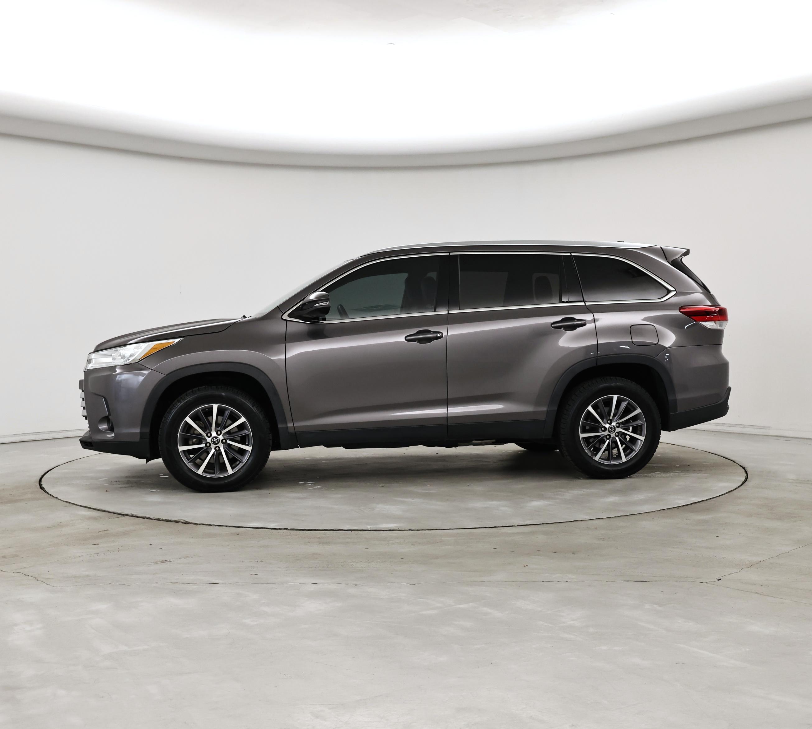 Thumbnail: 2019 Toyota Highlander - 3