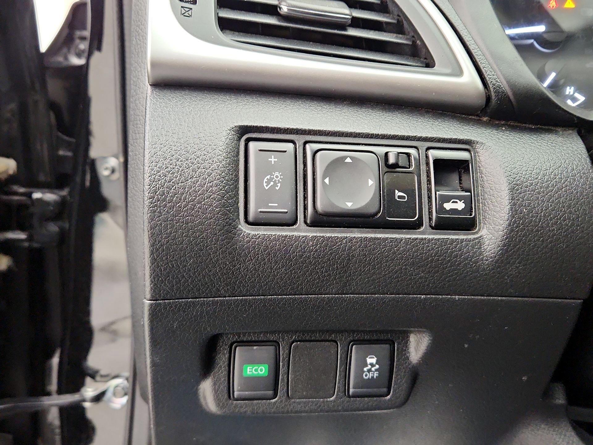 Thumbnail: 2019 Nissan Sentra - 13