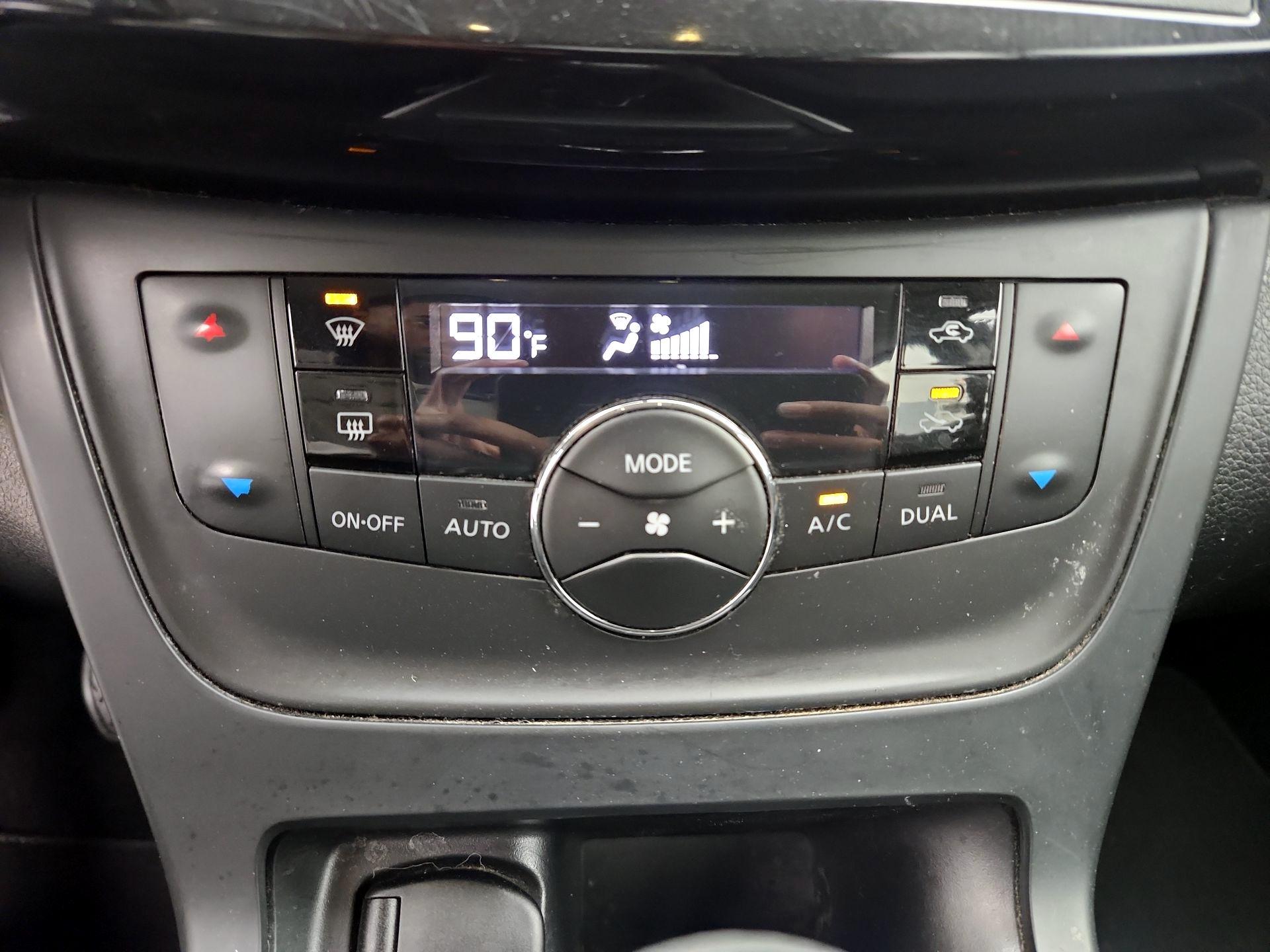 Thumbnail: 2019 Nissan Sentra - 16