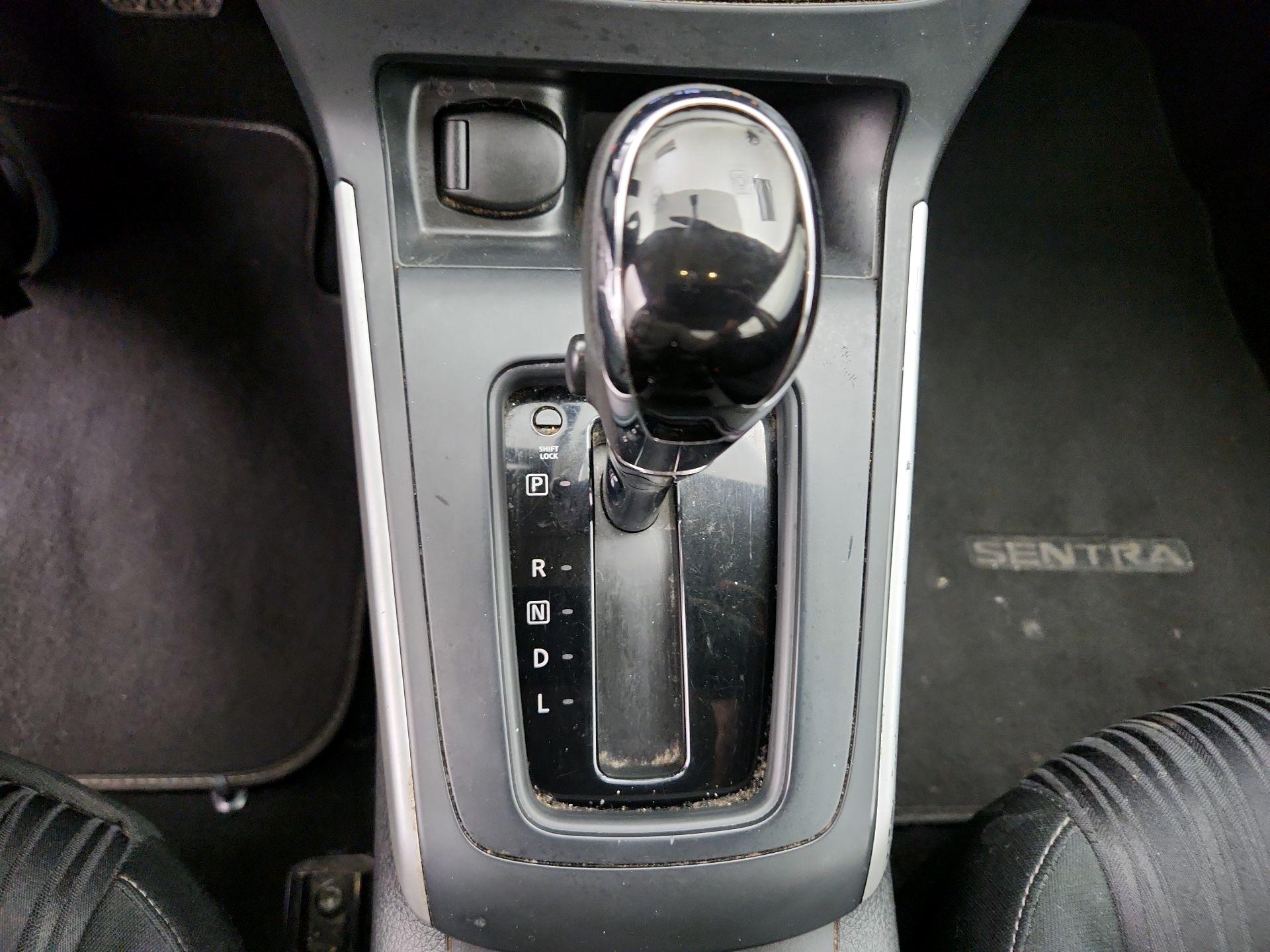 Thumbnail: 2019 Nissan Sentra - 17