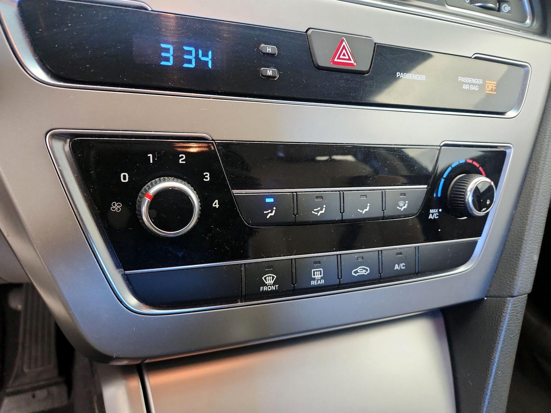 Thumbnail: 2015 Hyundai Sonata - 15