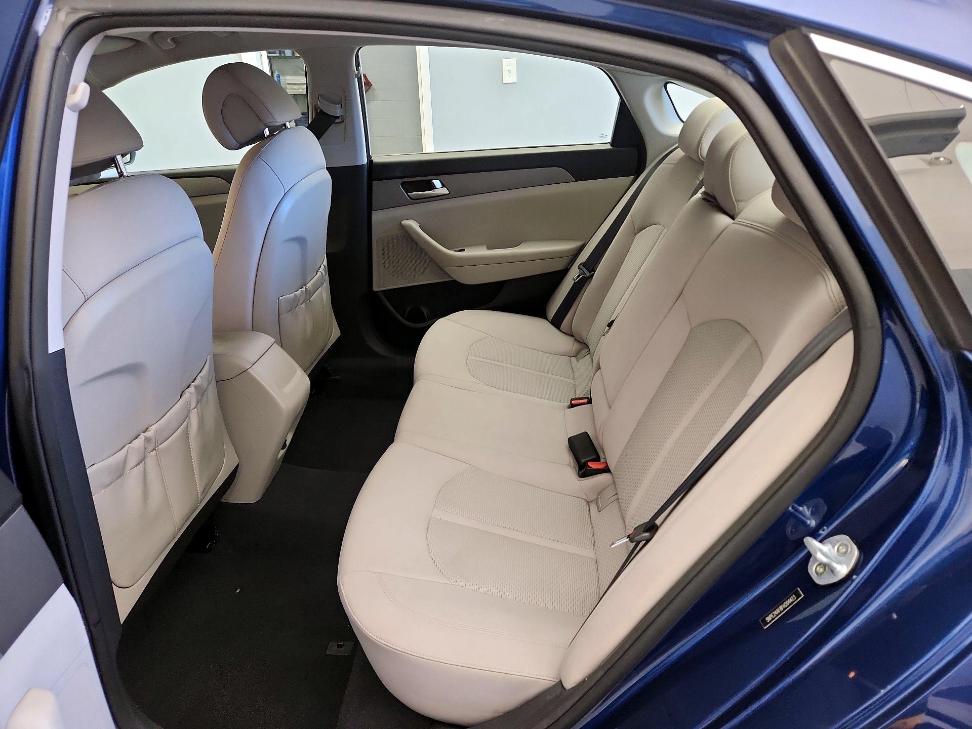 Thumbnail: 2015 Hyundai Sonata - 18