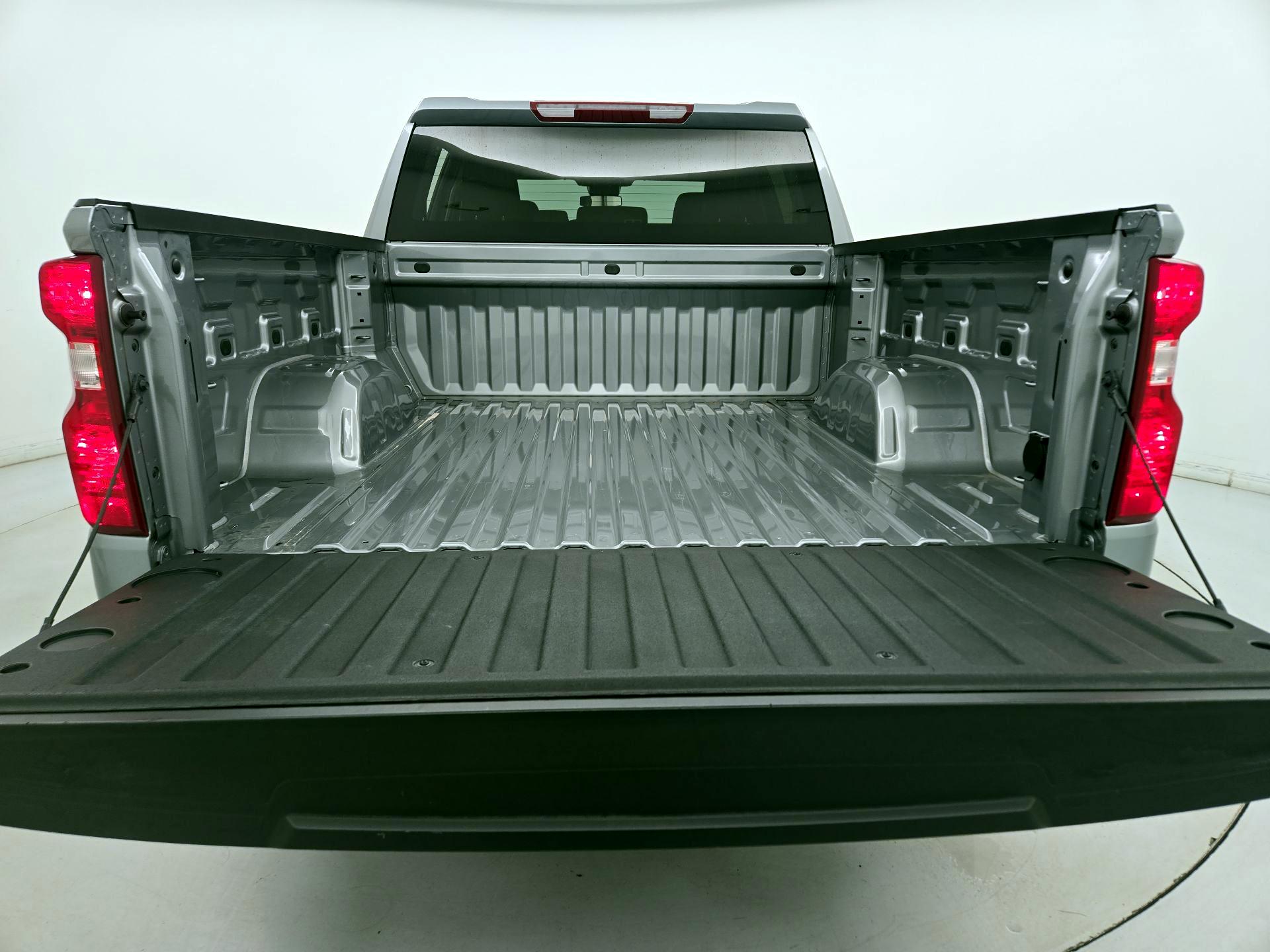 Thumbnail: 2023 Chevrolet Silverado 1500 - 20