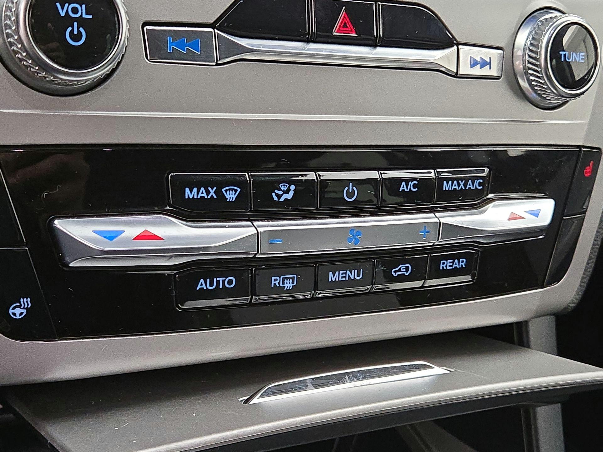 Thumbnail: 2022 Ford Explorer - 16