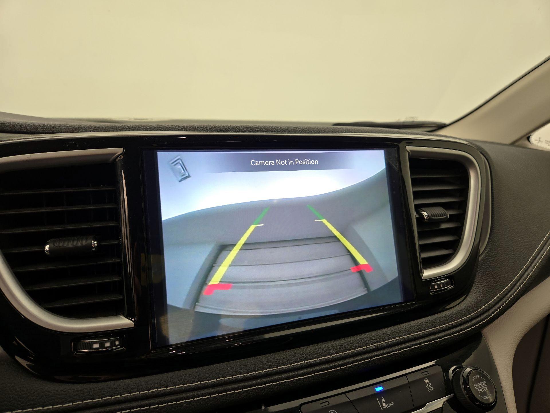 Thumbnail: 2022 Chrysler Pacifica - 14