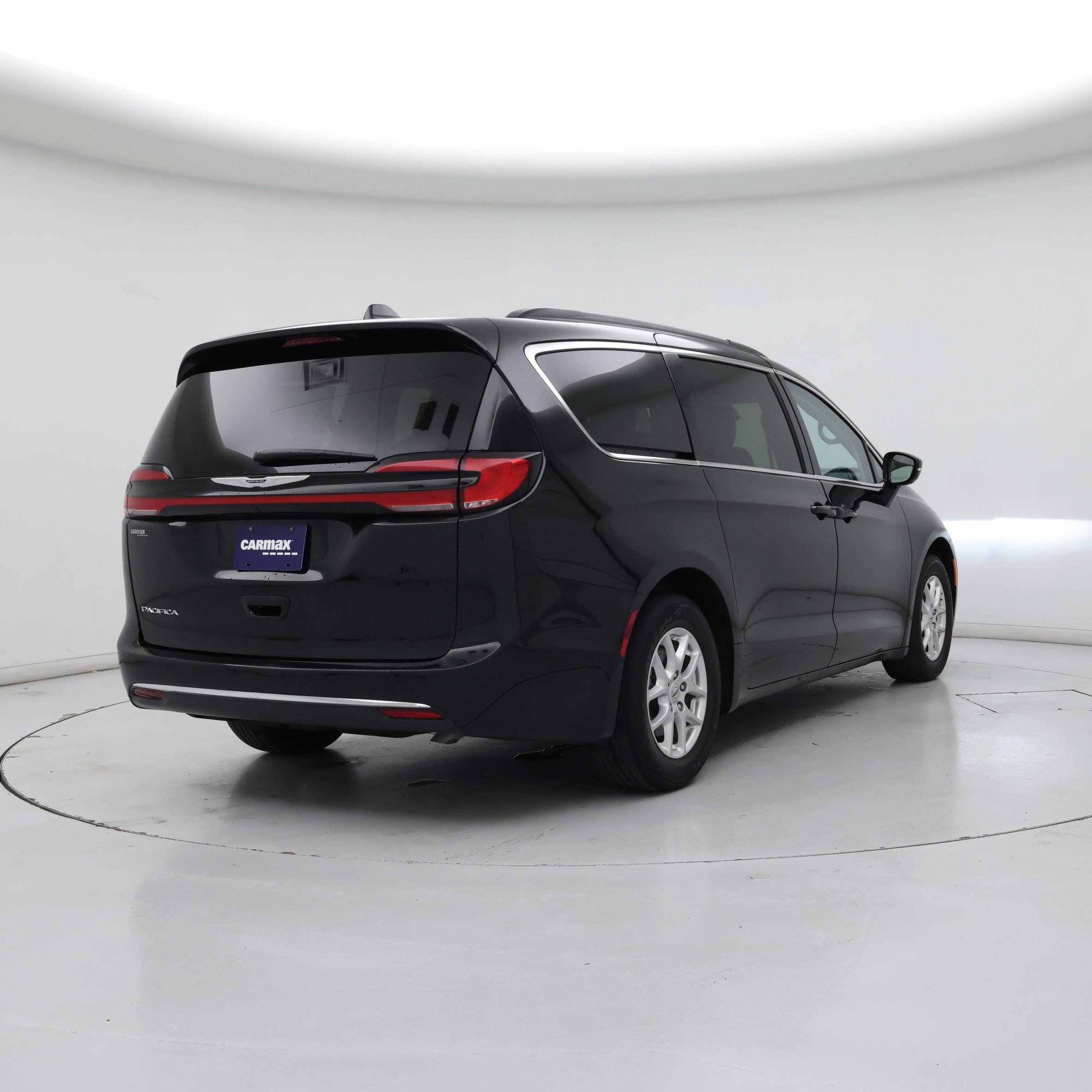 Thumbnail: 2022 Chrysler Pacifica - 8