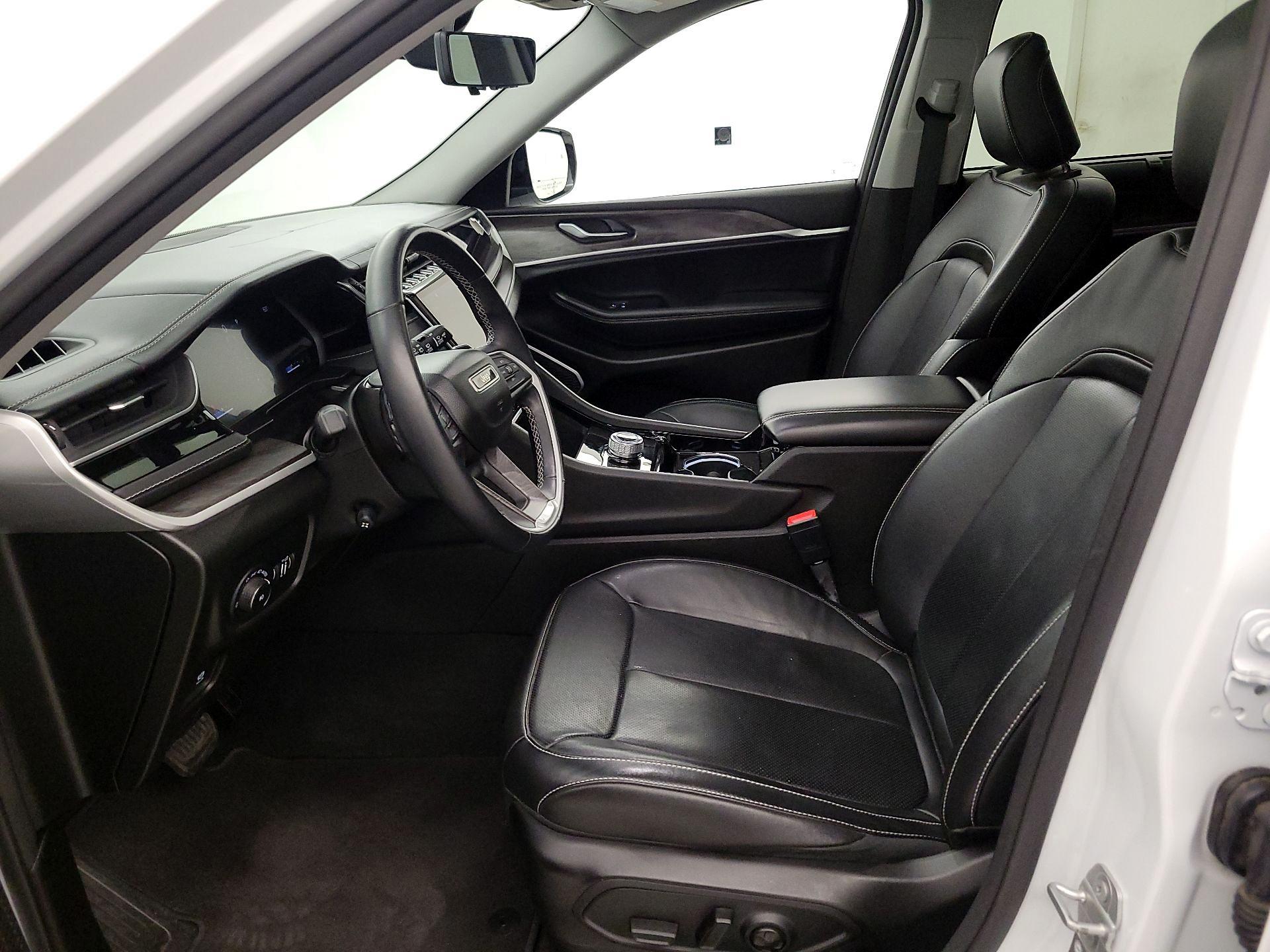 Thumbnail: 2022 Jeep Grand Cherokee - 11