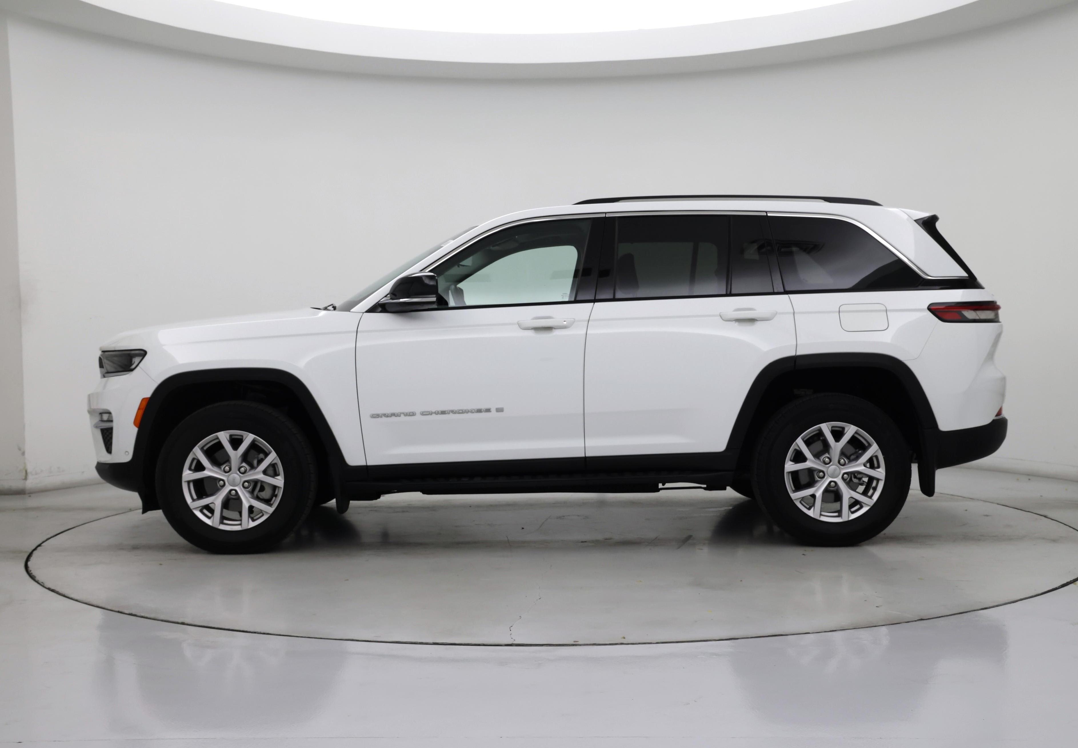 Thumbnail: 2022 Jeep Grand Cherokee - 3