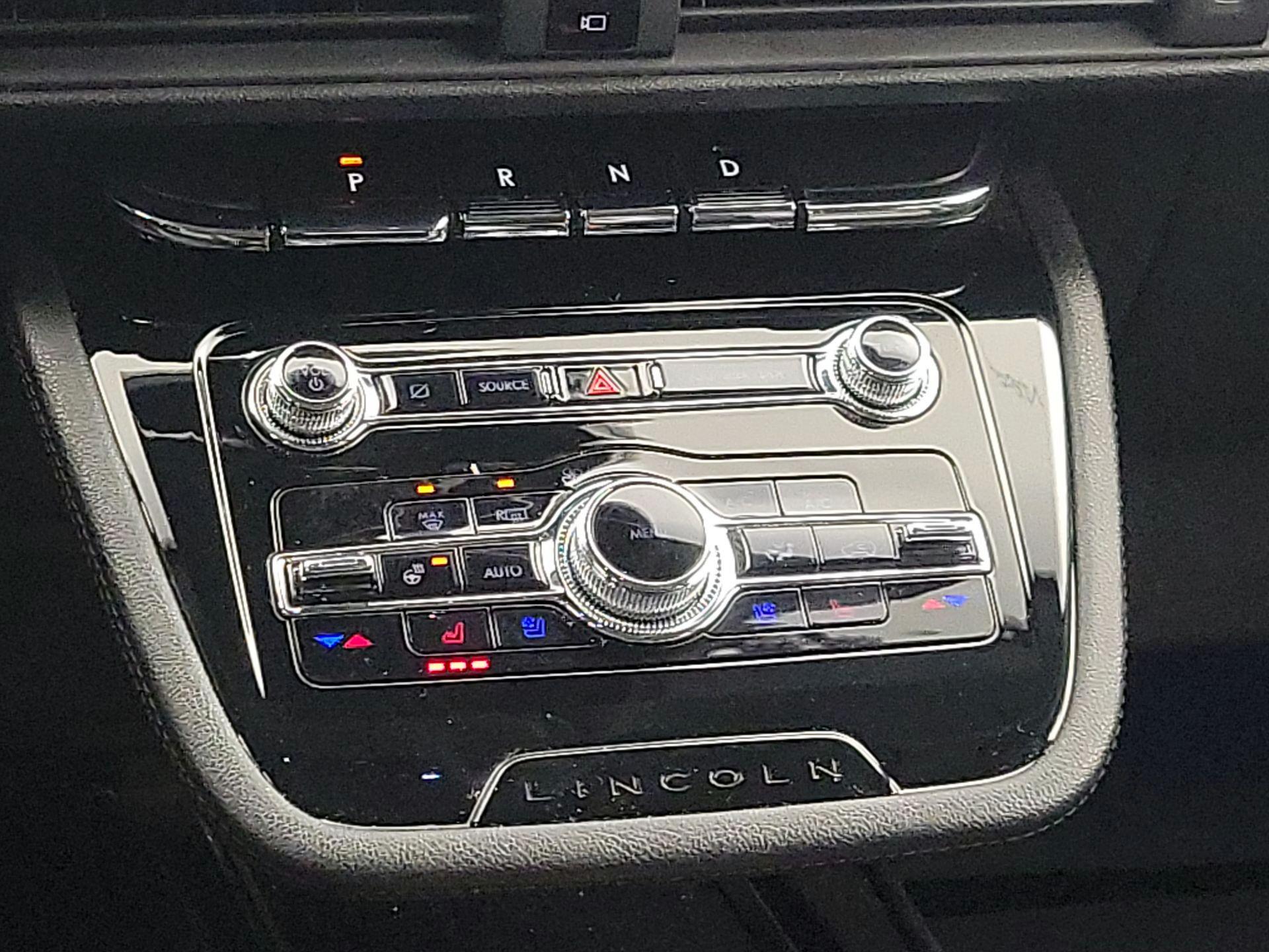 Thumbnail: 2021 Lincoln Corsair - 17