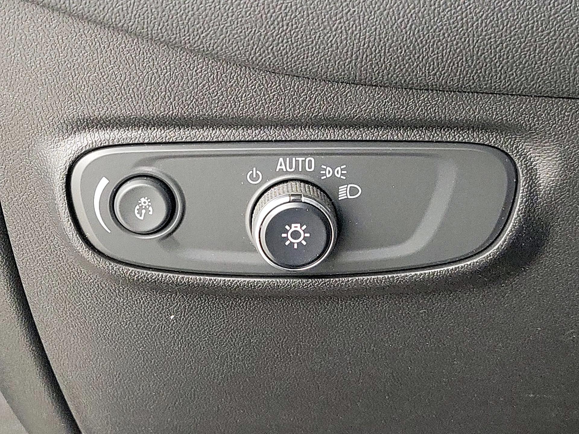 Thumbnail: 2022 Chevrolet Equinox - 13