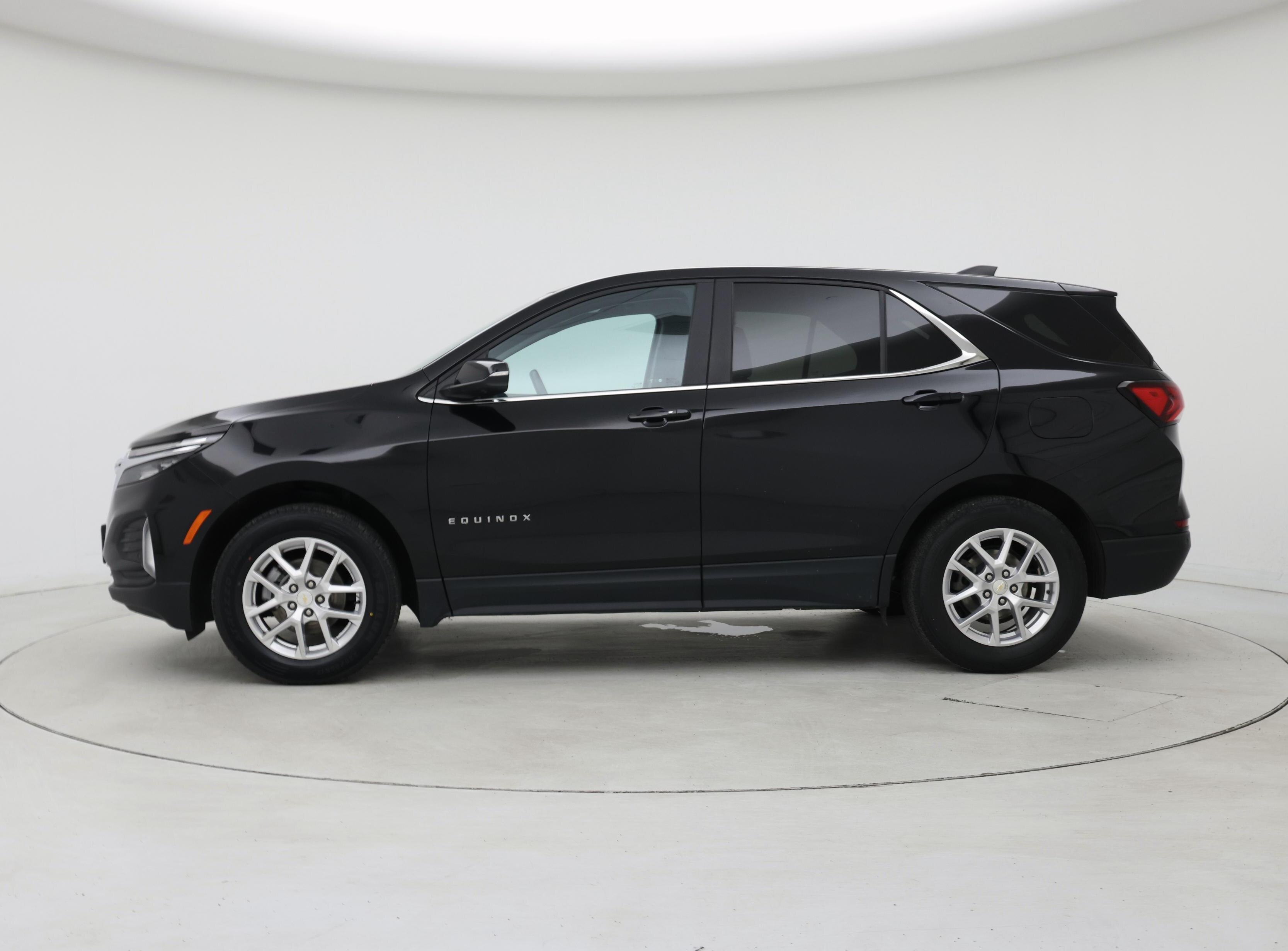 Thumbnail: 2022 Chevrolet Equinox - 3