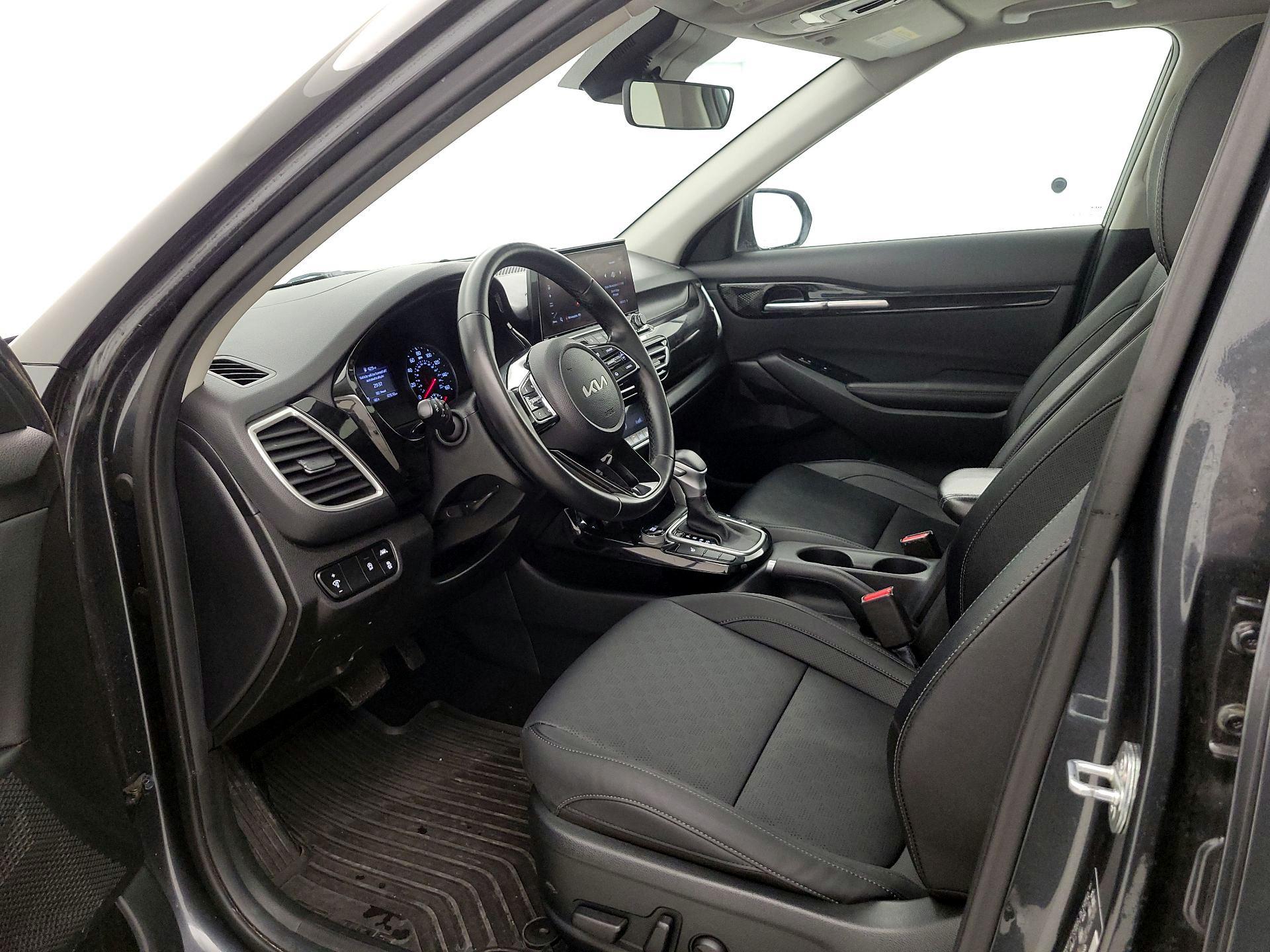 Thumbnail: 2023 Kia Seltos - 11