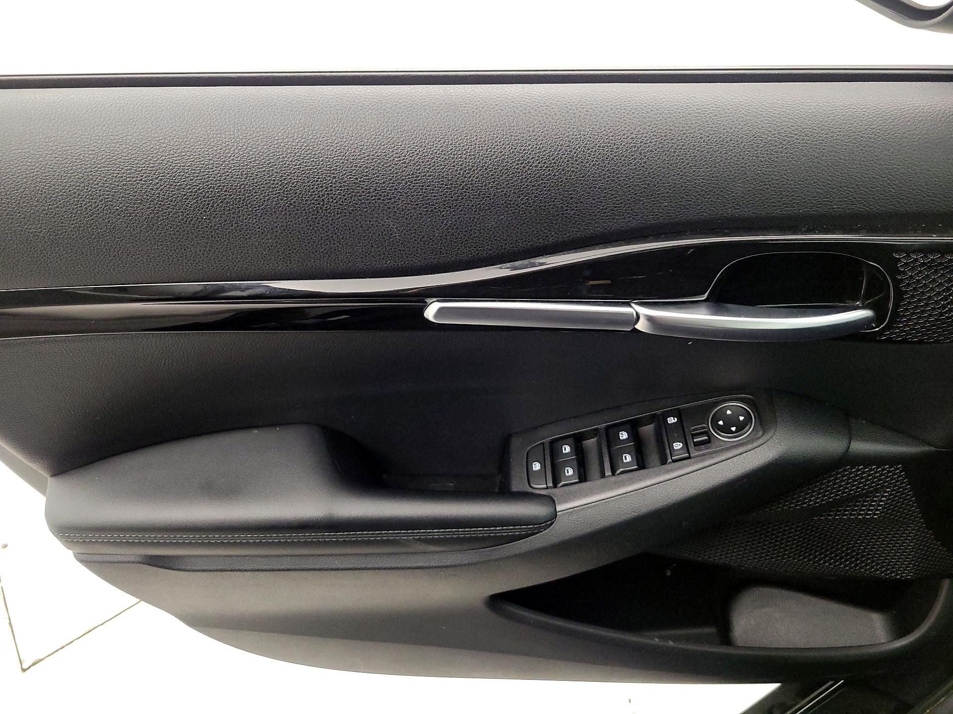 Thumbnail: 2023 Kia Seltos - 12