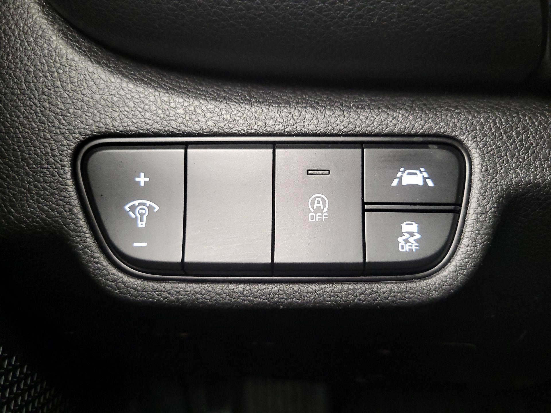 Thumbnail: 2023 Kia Seltos - 13