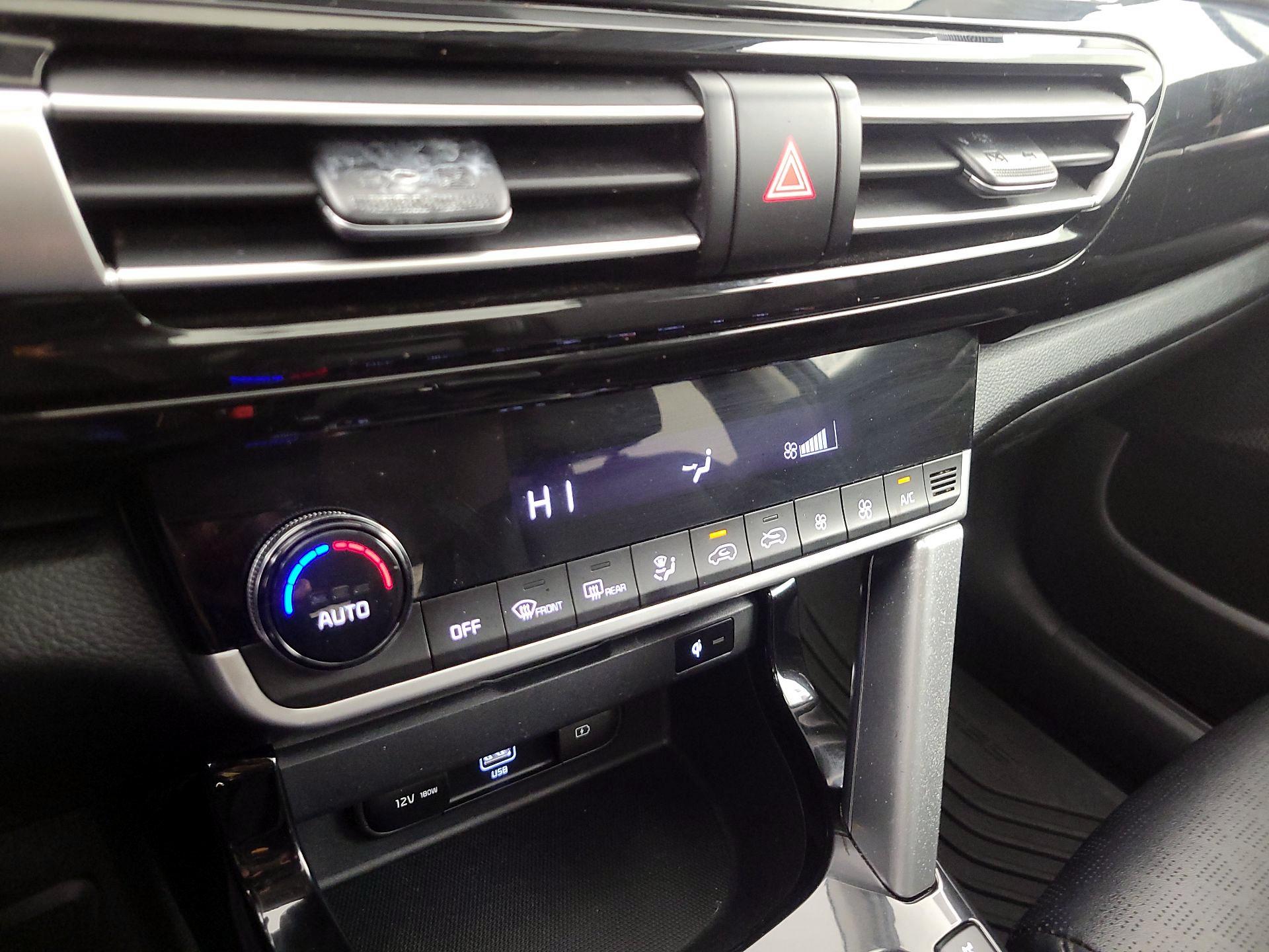 Thumbnail: 2023 Kia Seltos - 17