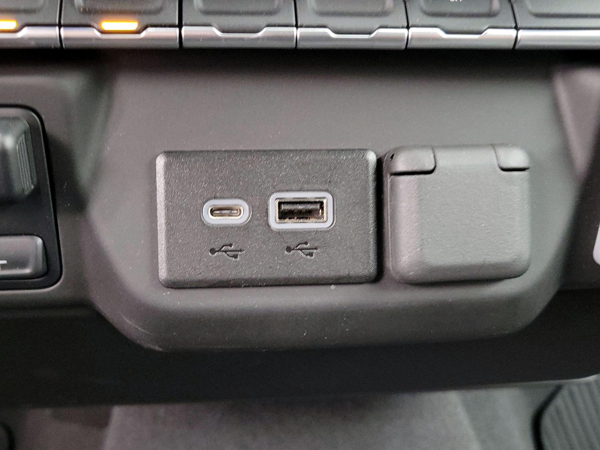 Thumbnail: 2022 Chevrolet Silverado 1500 - 18