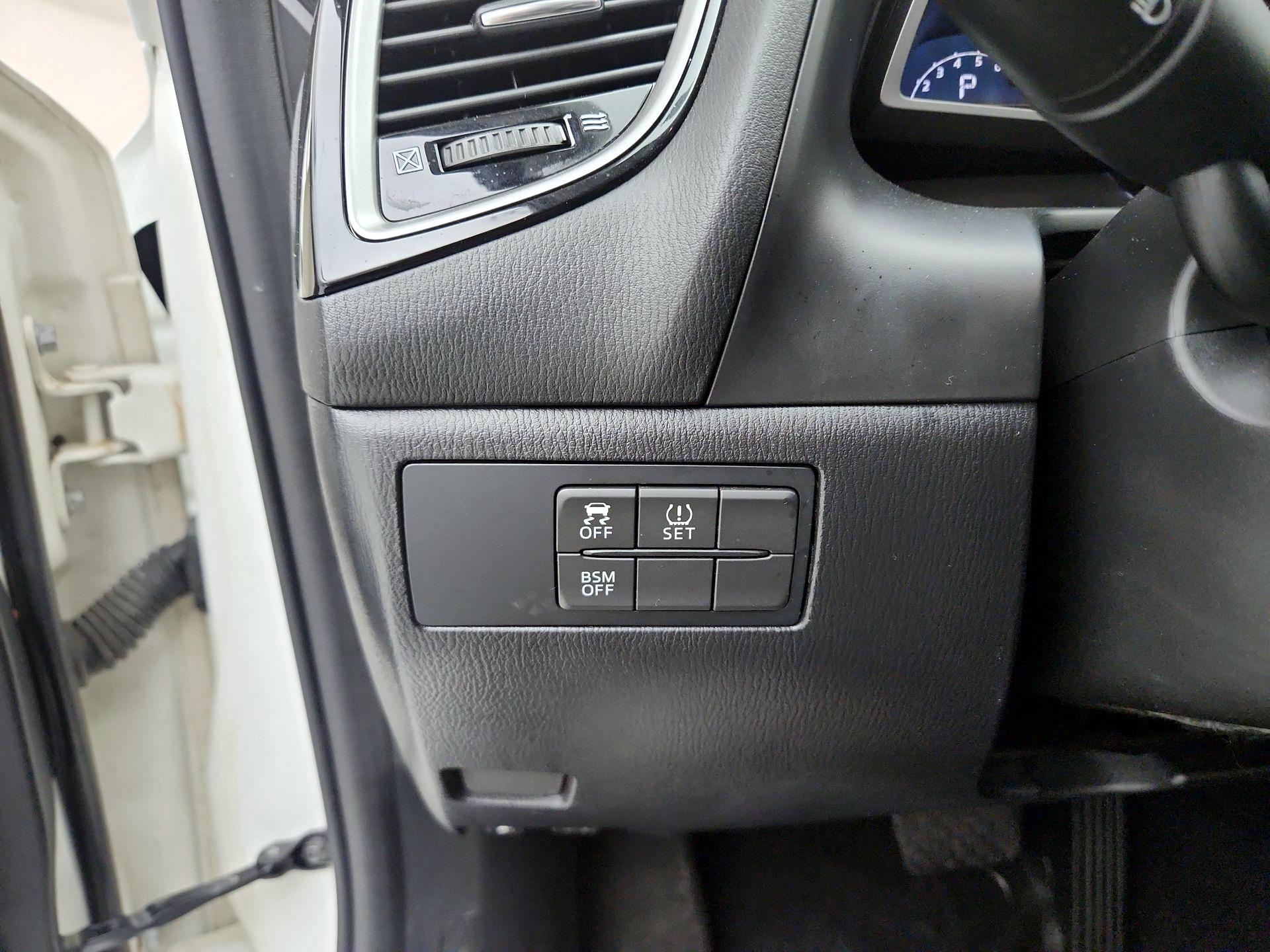 Thumbnail: 2016 Mazda Mazda3 - 13