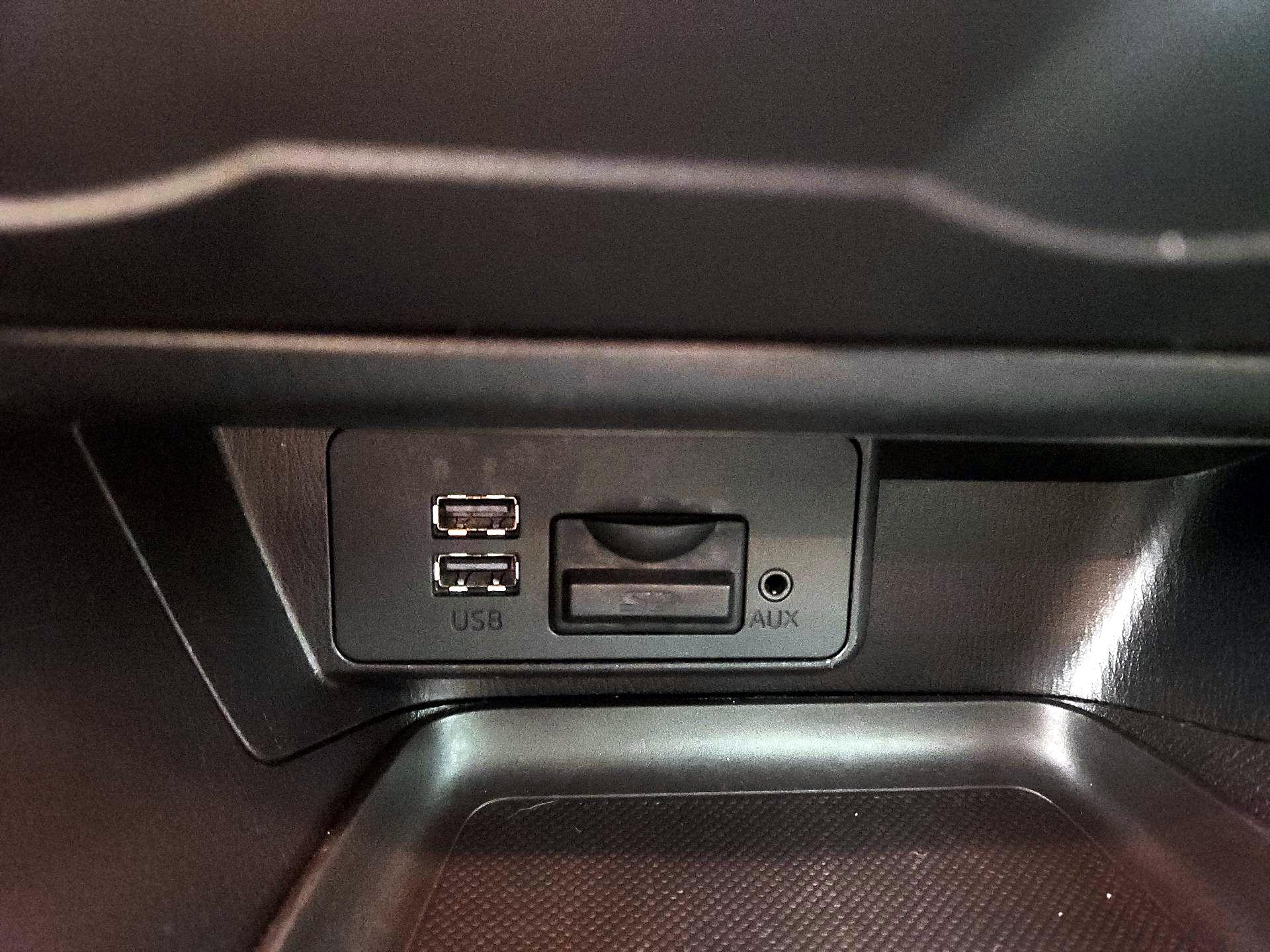 Thumbnail: 2016 Mazda Mazda3 - 18