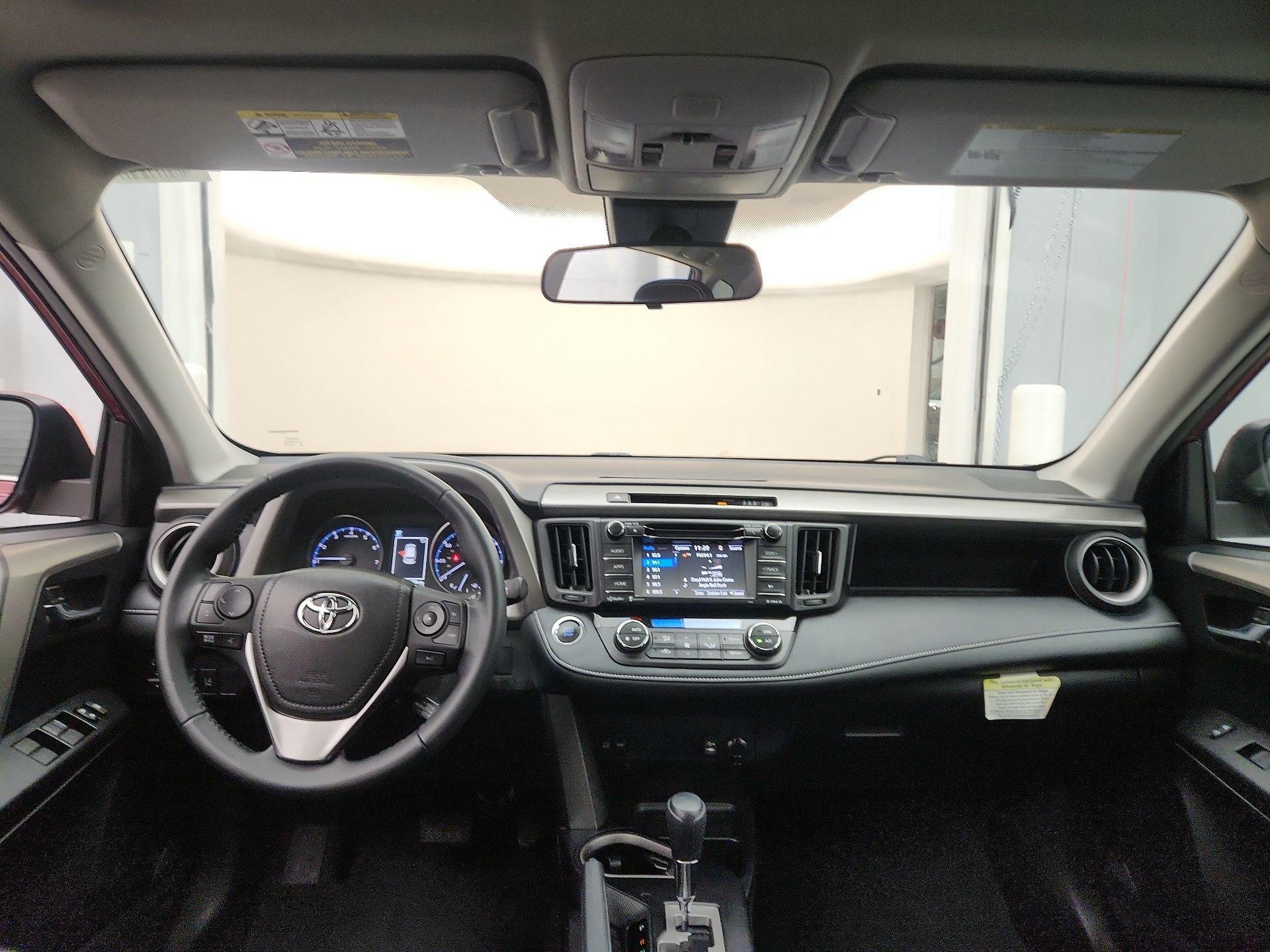 Thumbnail: 2018 Toyota RAV4 - 9