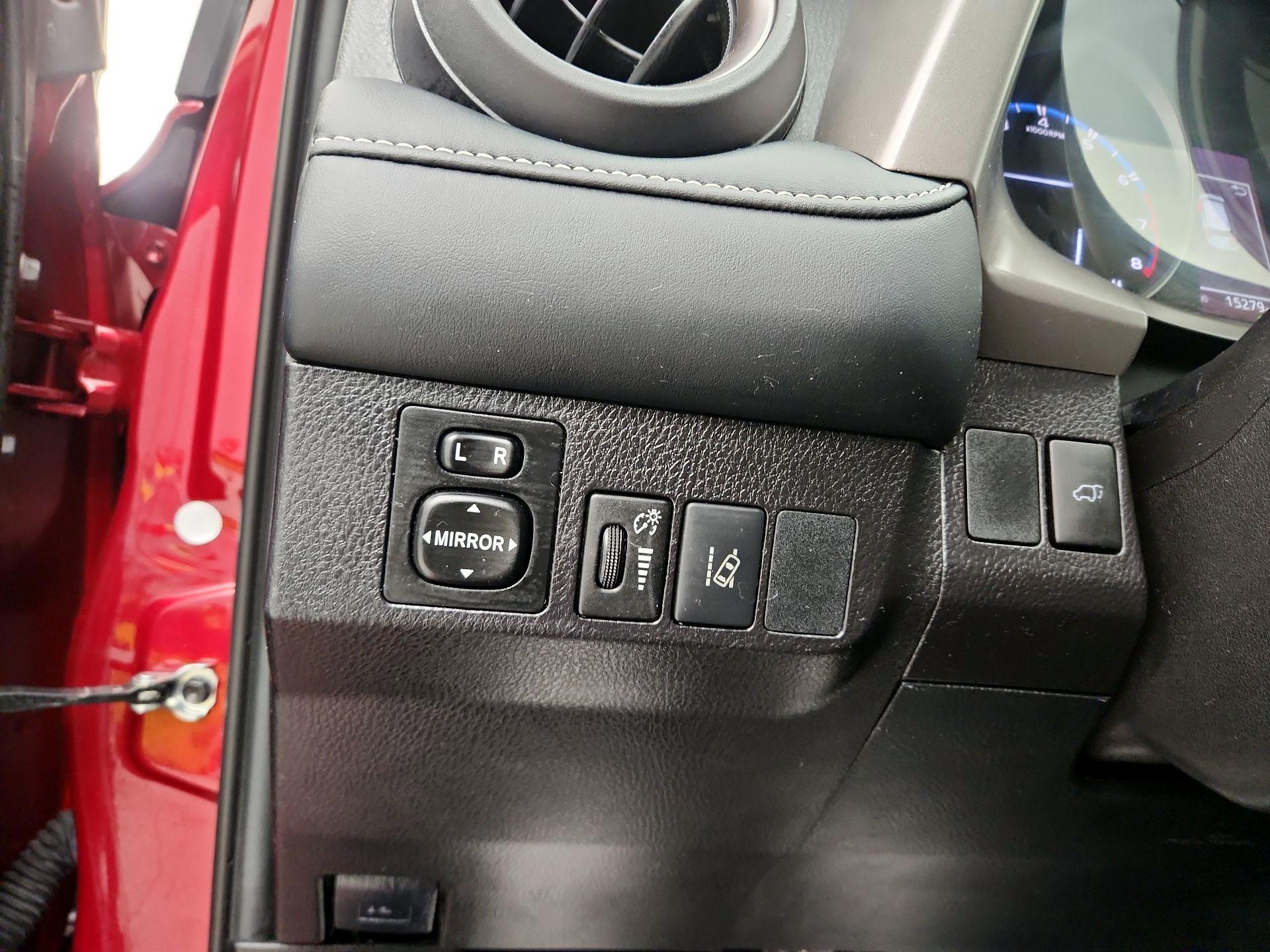 Thumbnail: 2018 Toyota RAV4 - 13