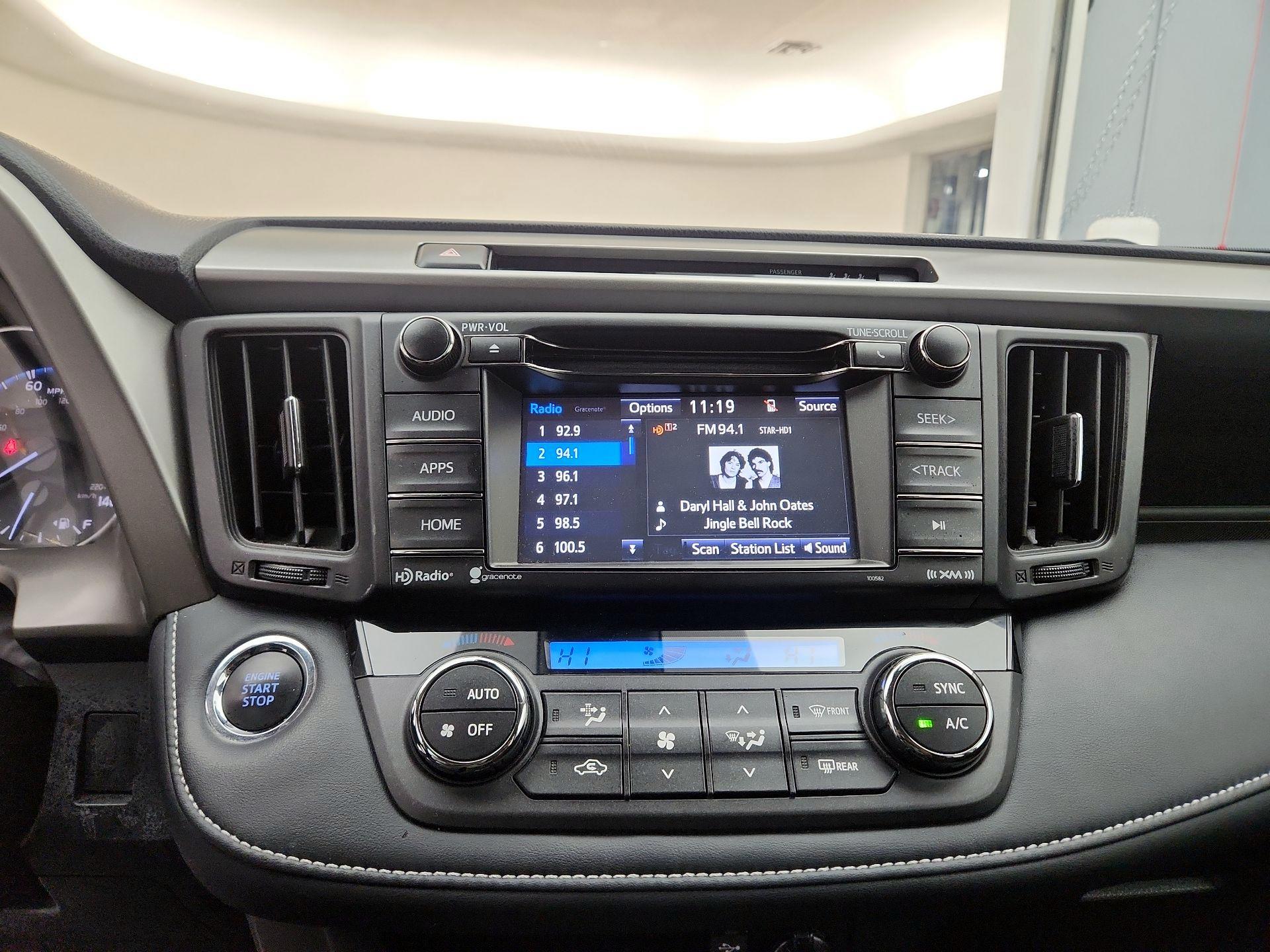 Thumbnail: 2018 Toyota RAV4 - 15