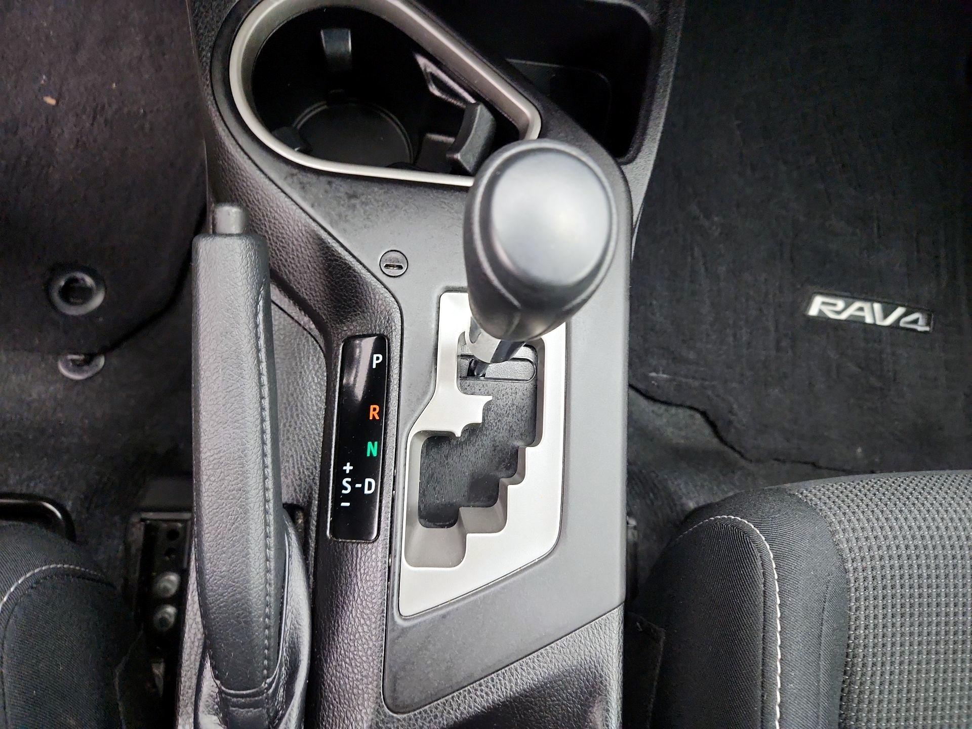 Thumbnail: 2018 Toyota RAV4 - 17