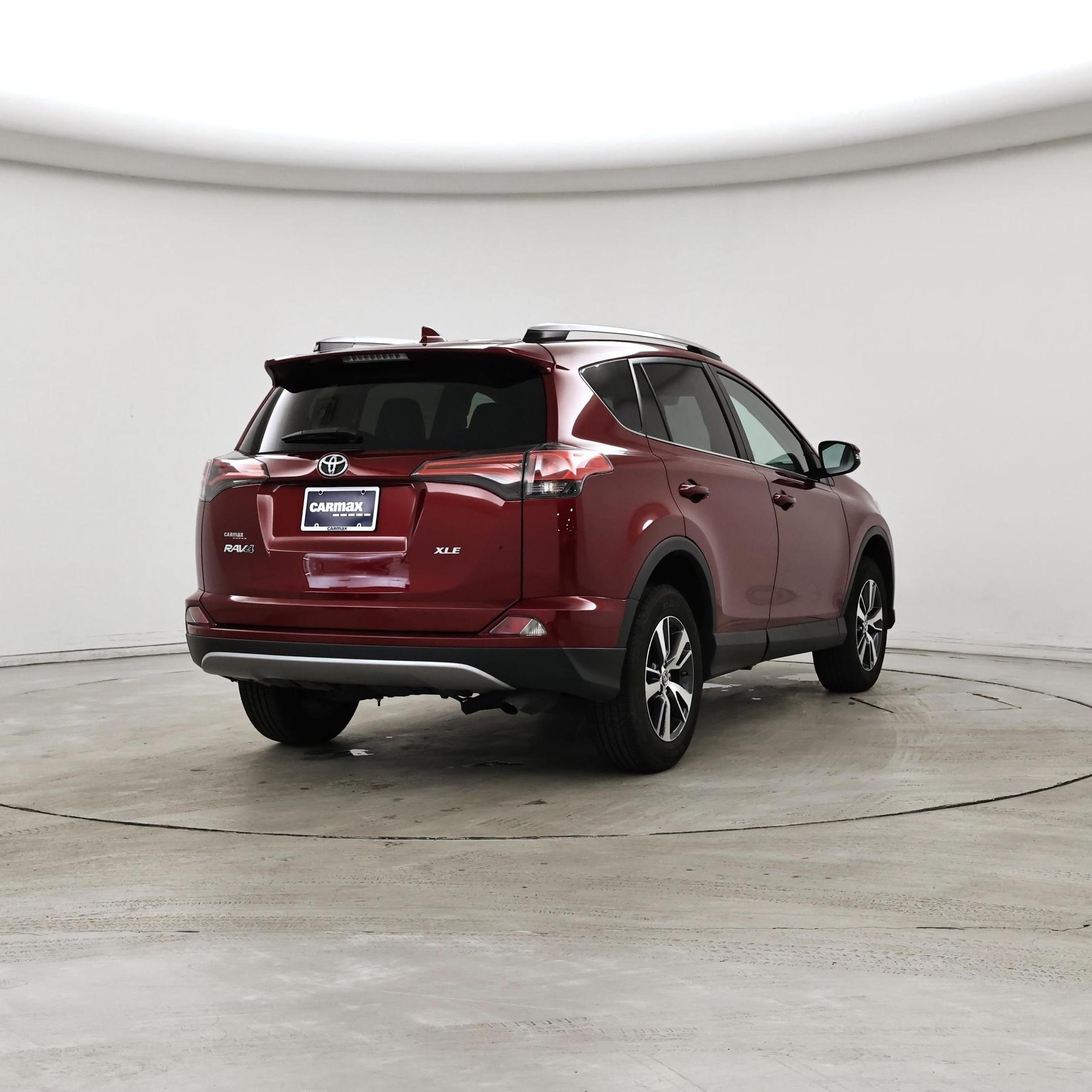 Thumbnail: 2018 Toyota RAV4 - 8