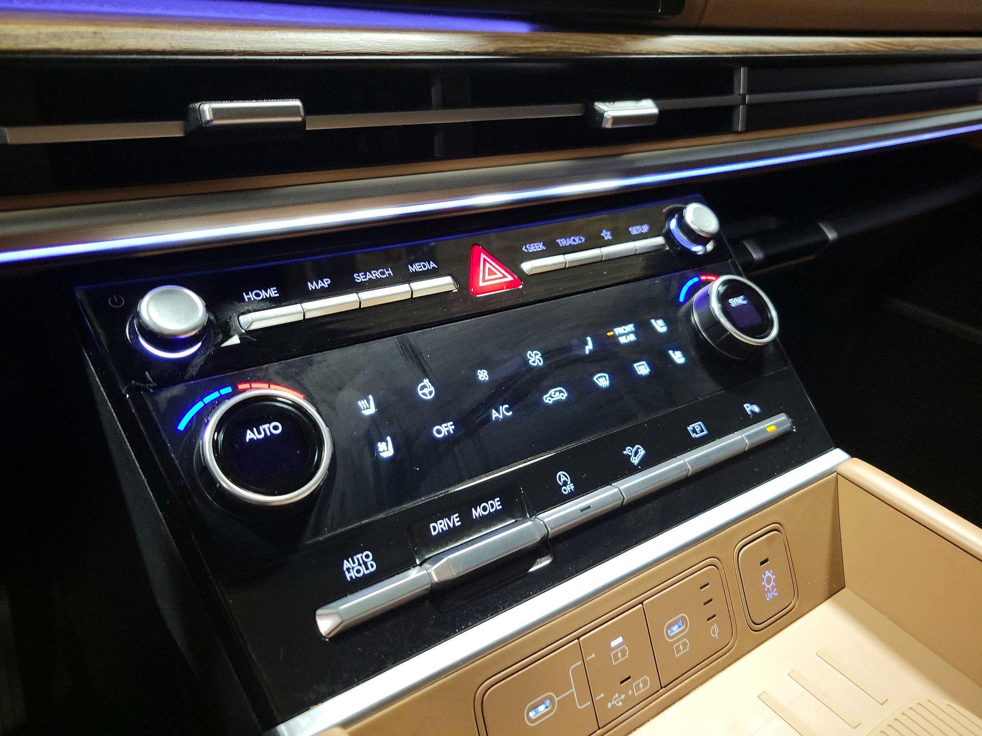 Thumbnail: 2024 Hyundai Santa Fe - 16