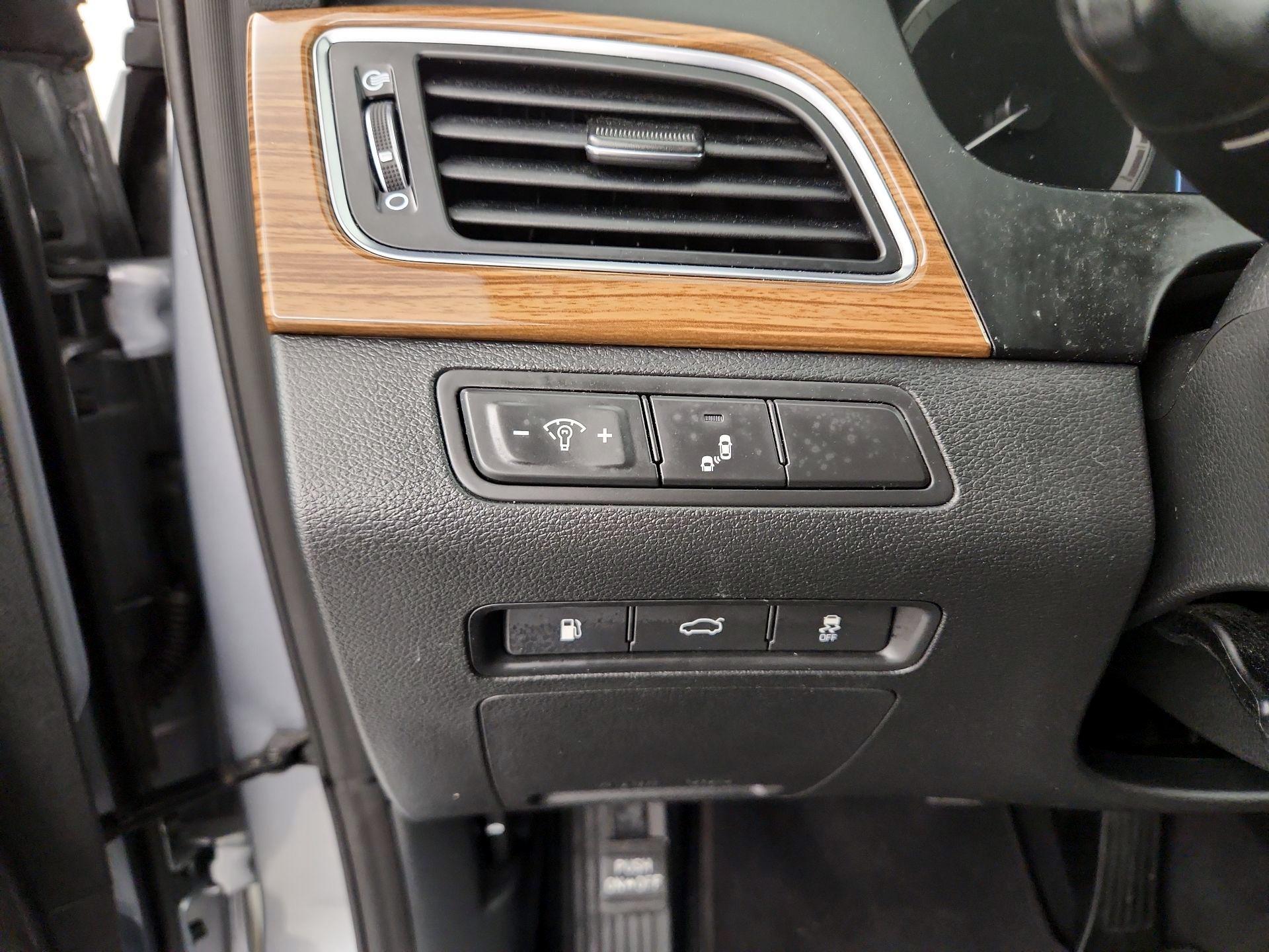 Thumbnail: 2015 Hyundai Sonata - 13