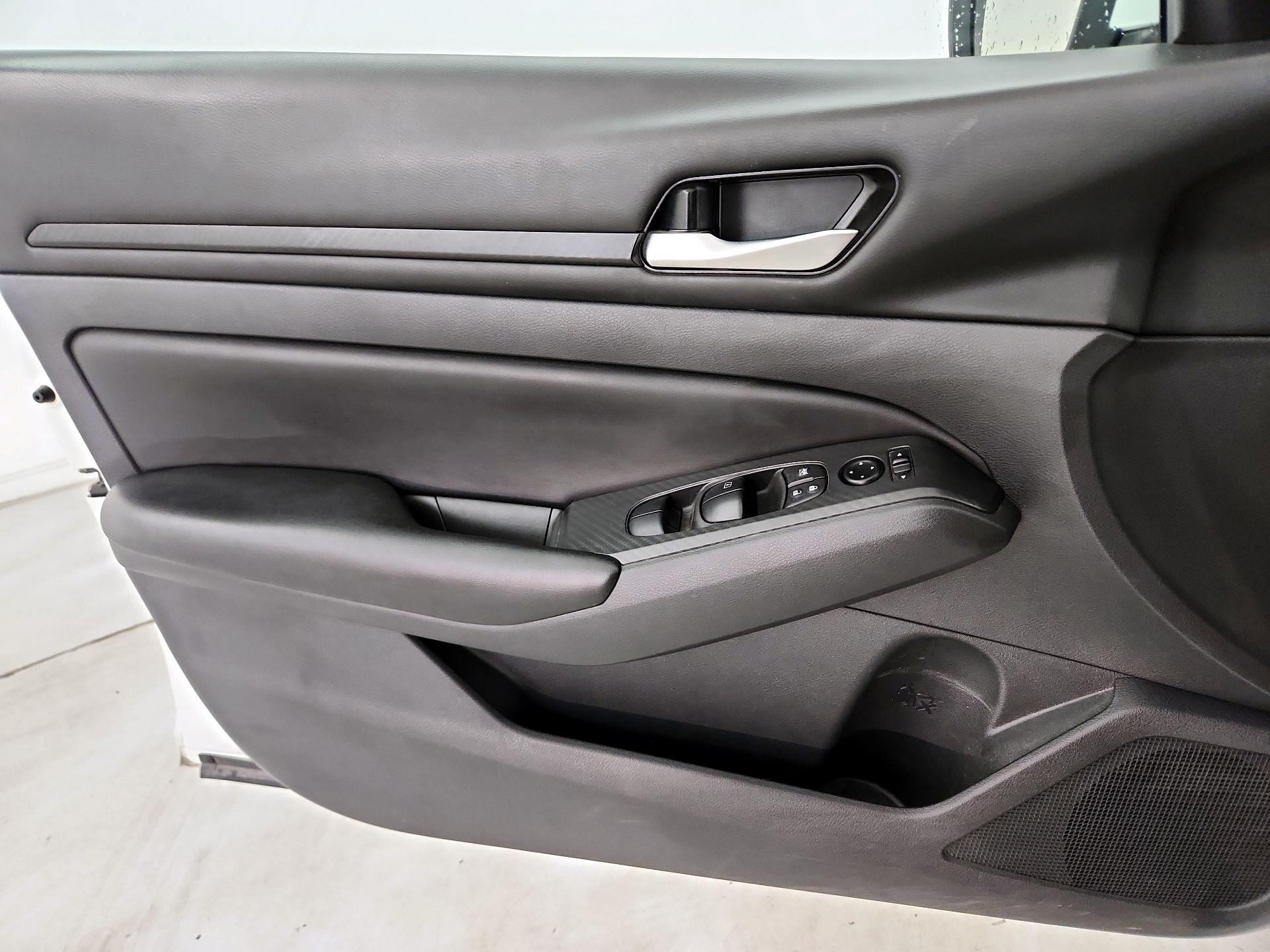 Thumbnail: 2022 Nissan Altima - 12