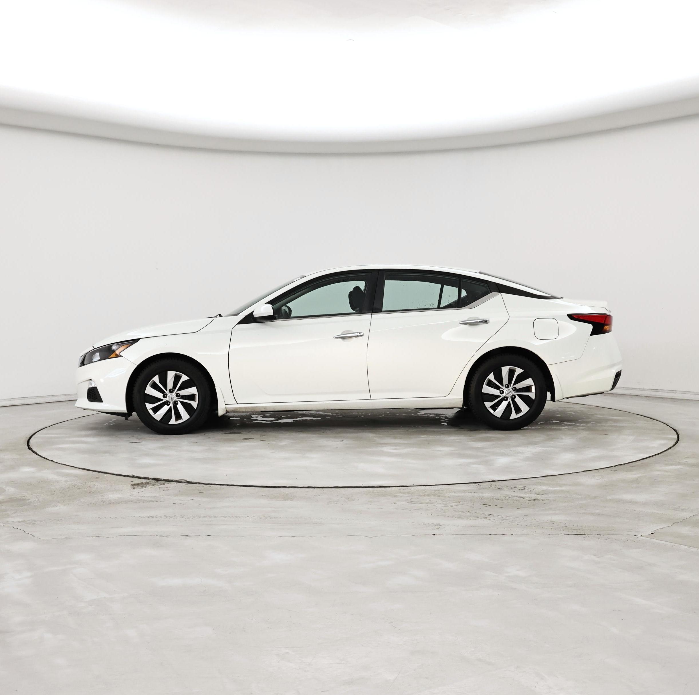 Thumbnail: 2022 Nissan Altima - 3