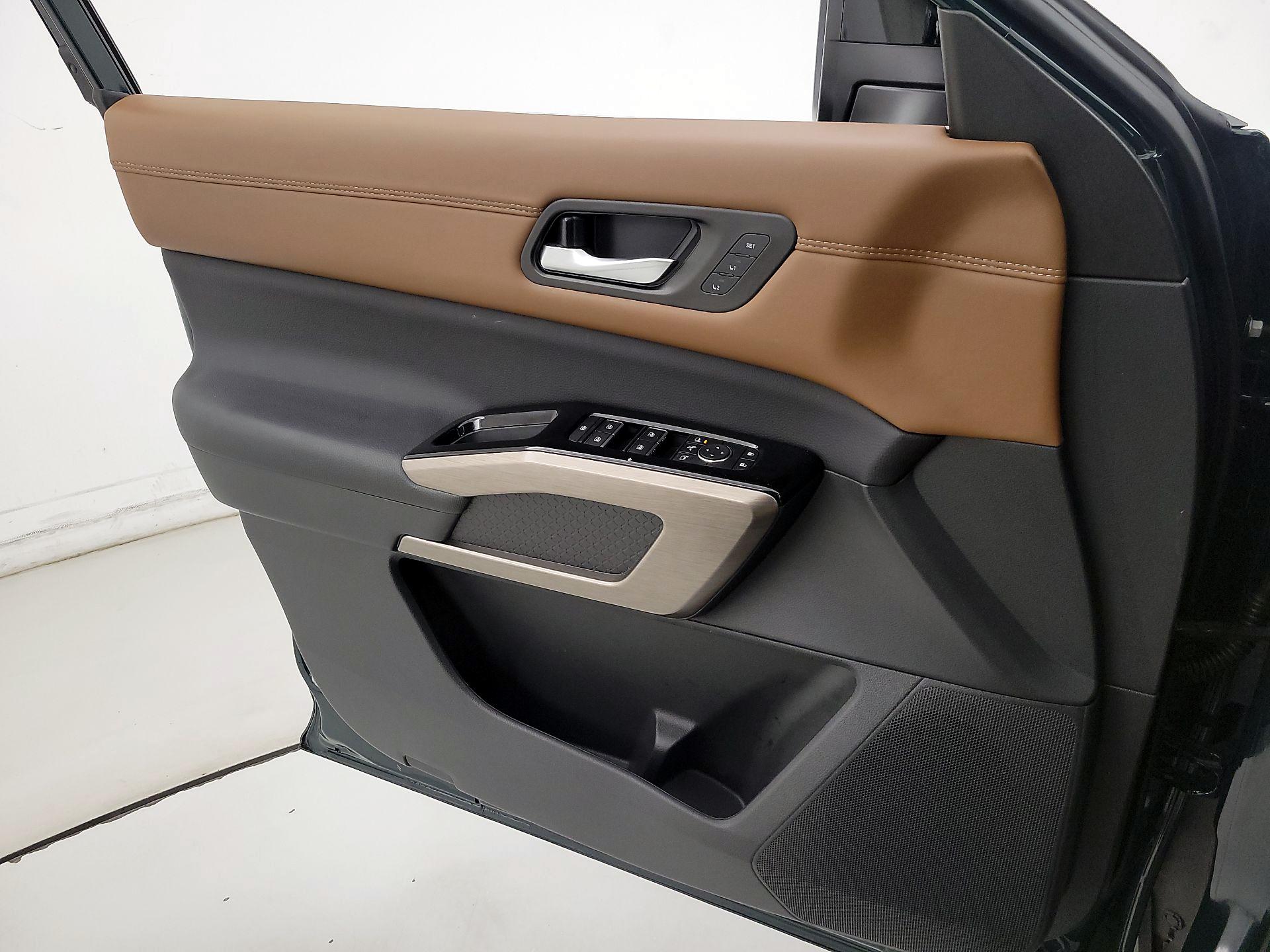 Thumbnail: 2025 Nissan Pathfinder - 12