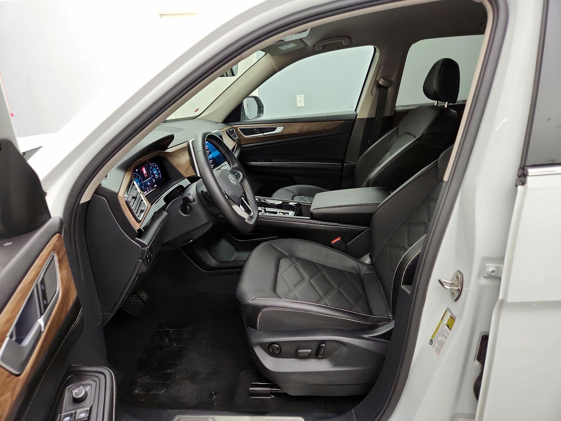 Thumbnail: 2024 Volkswagen Atlas - 11